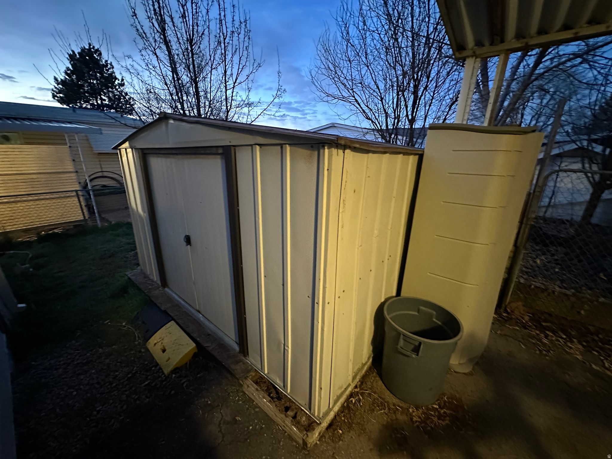 CAMELOT PARK - Residential