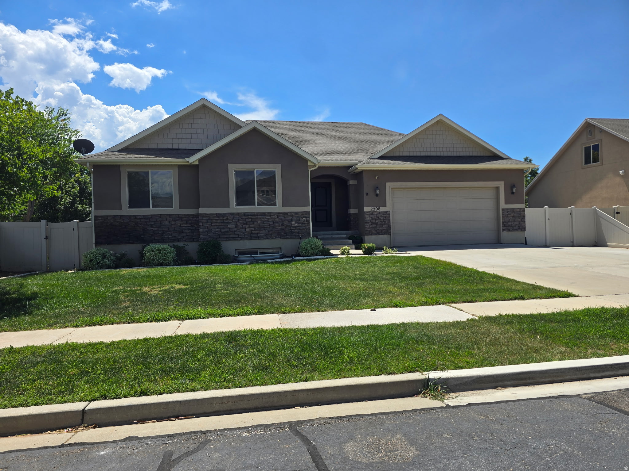 MAPLE HIGHLANDS - Residential