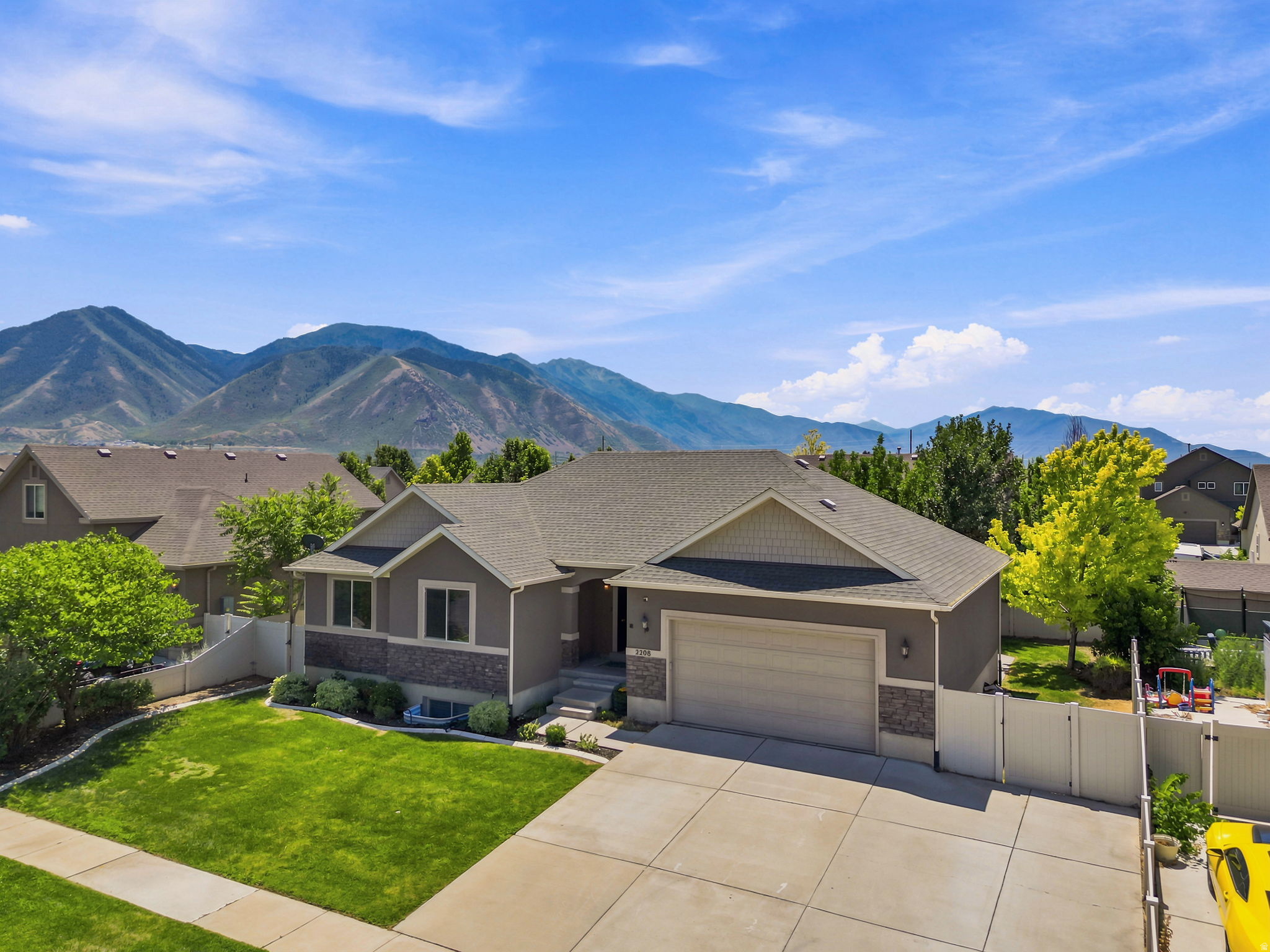 MAPLE HIGHLANDS - Residential