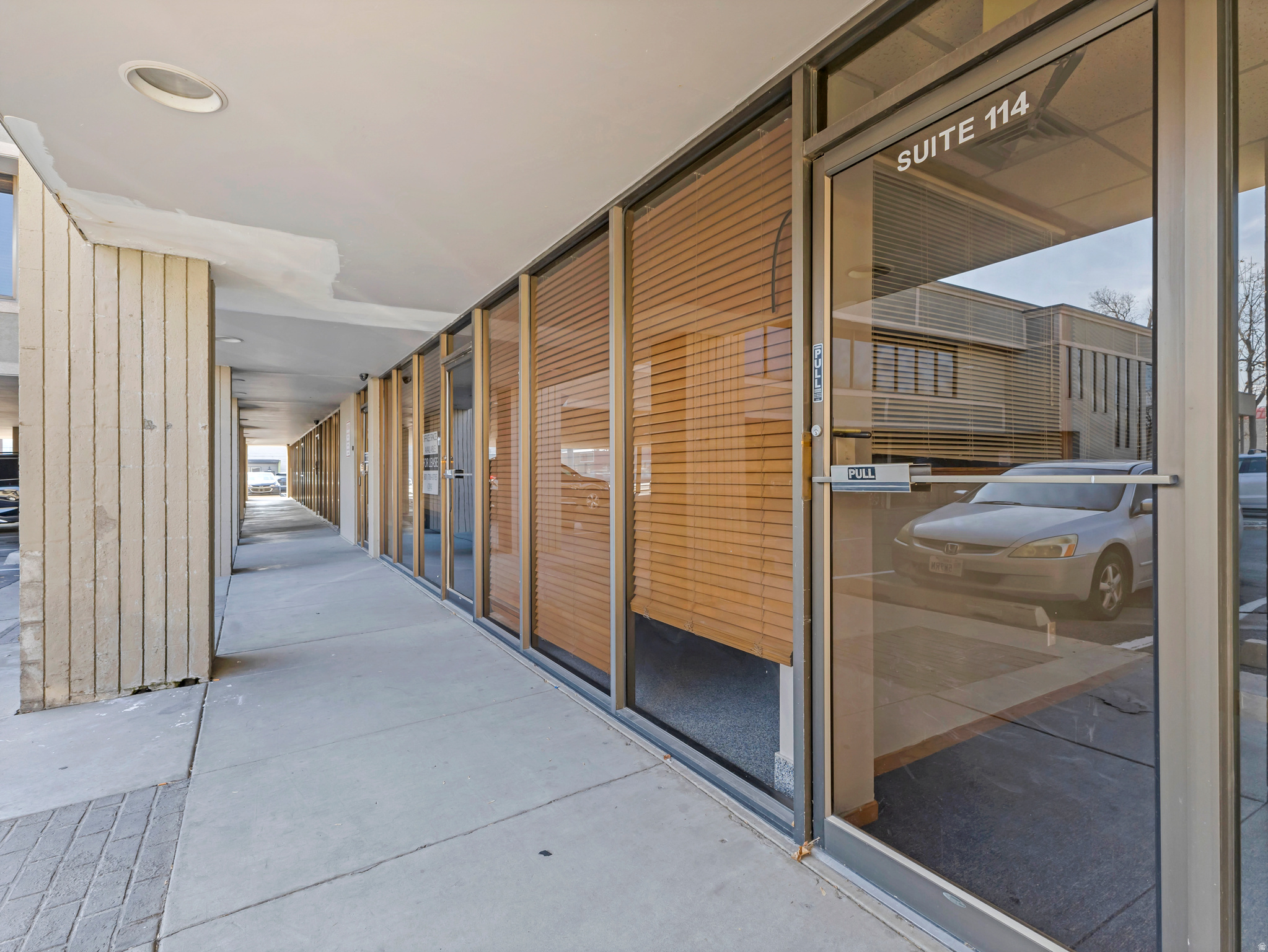 FIVE ACRE - Commercial Sale