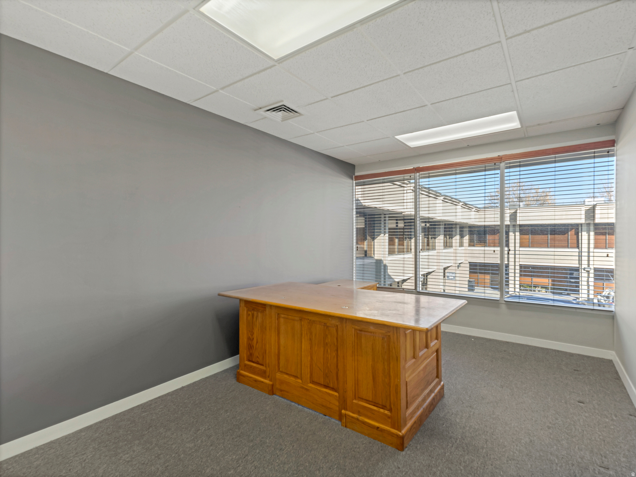 FIVE ACRE - Commercial Sale