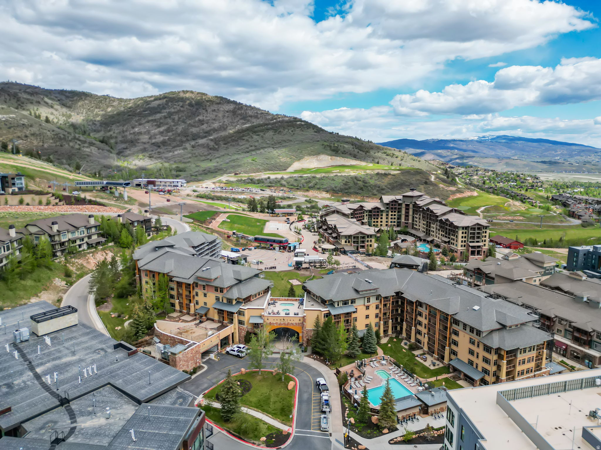 SUNDIAL LODGE - Residential