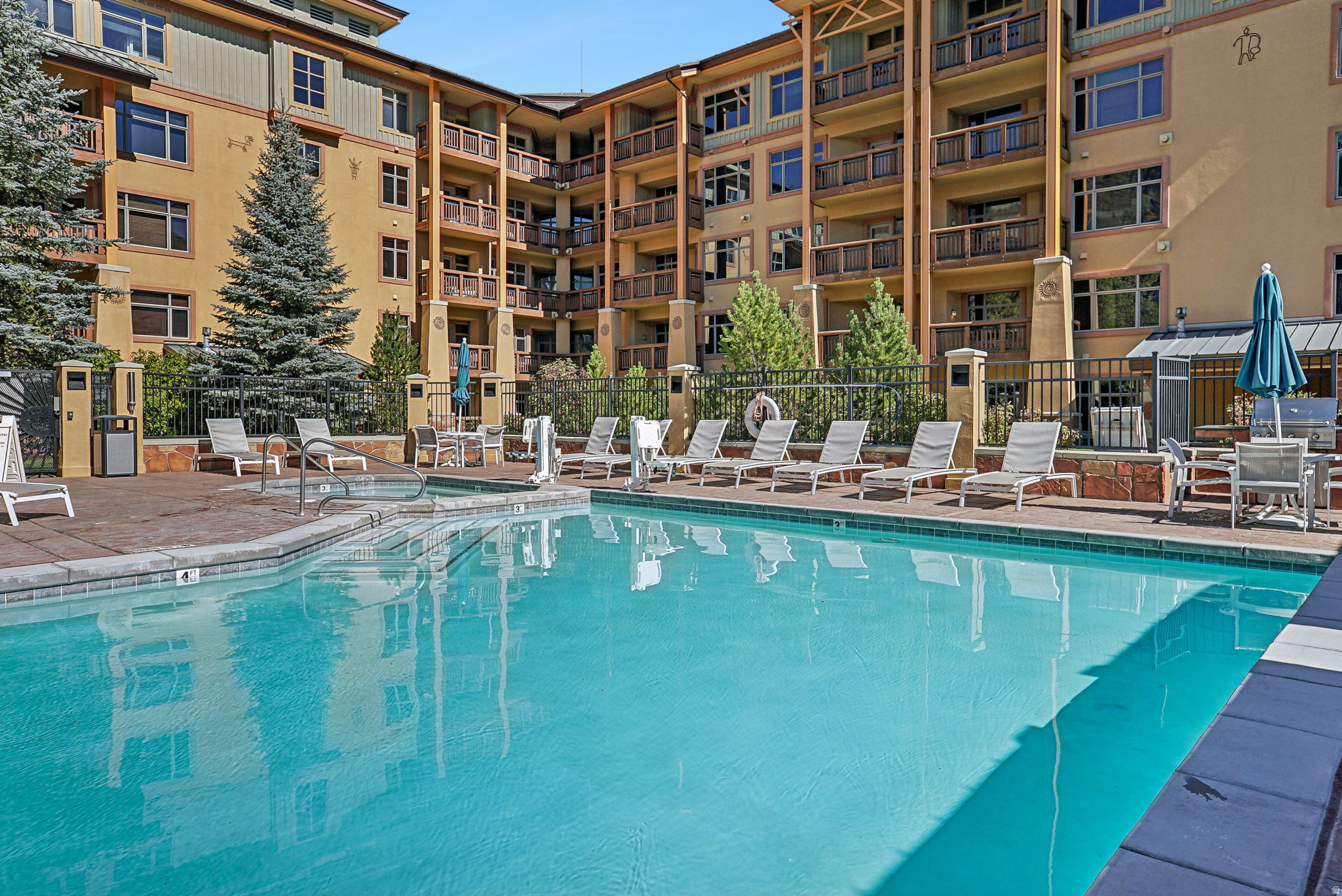 SUNDIAL LODGE - Residential