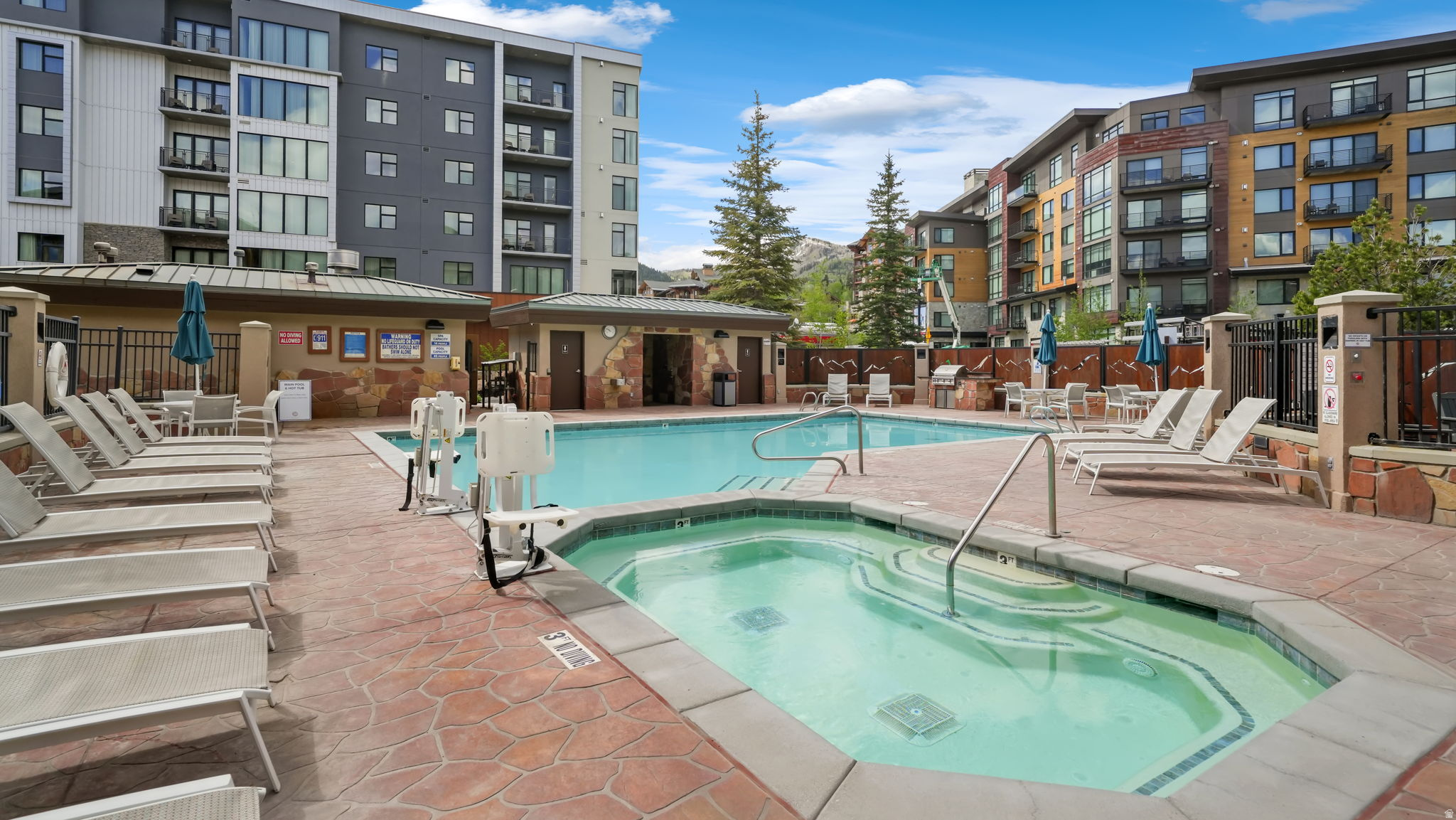 SUNDIAL LODGE - Residential