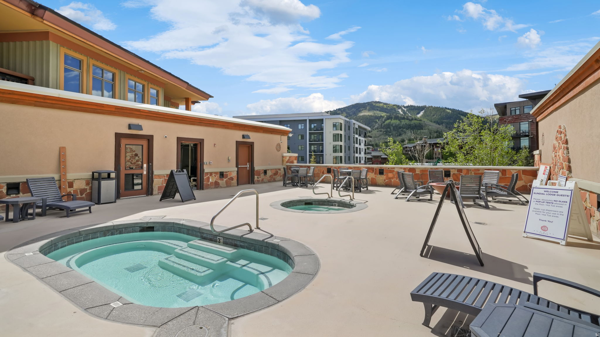 SUNDIAL LODGE - Residential