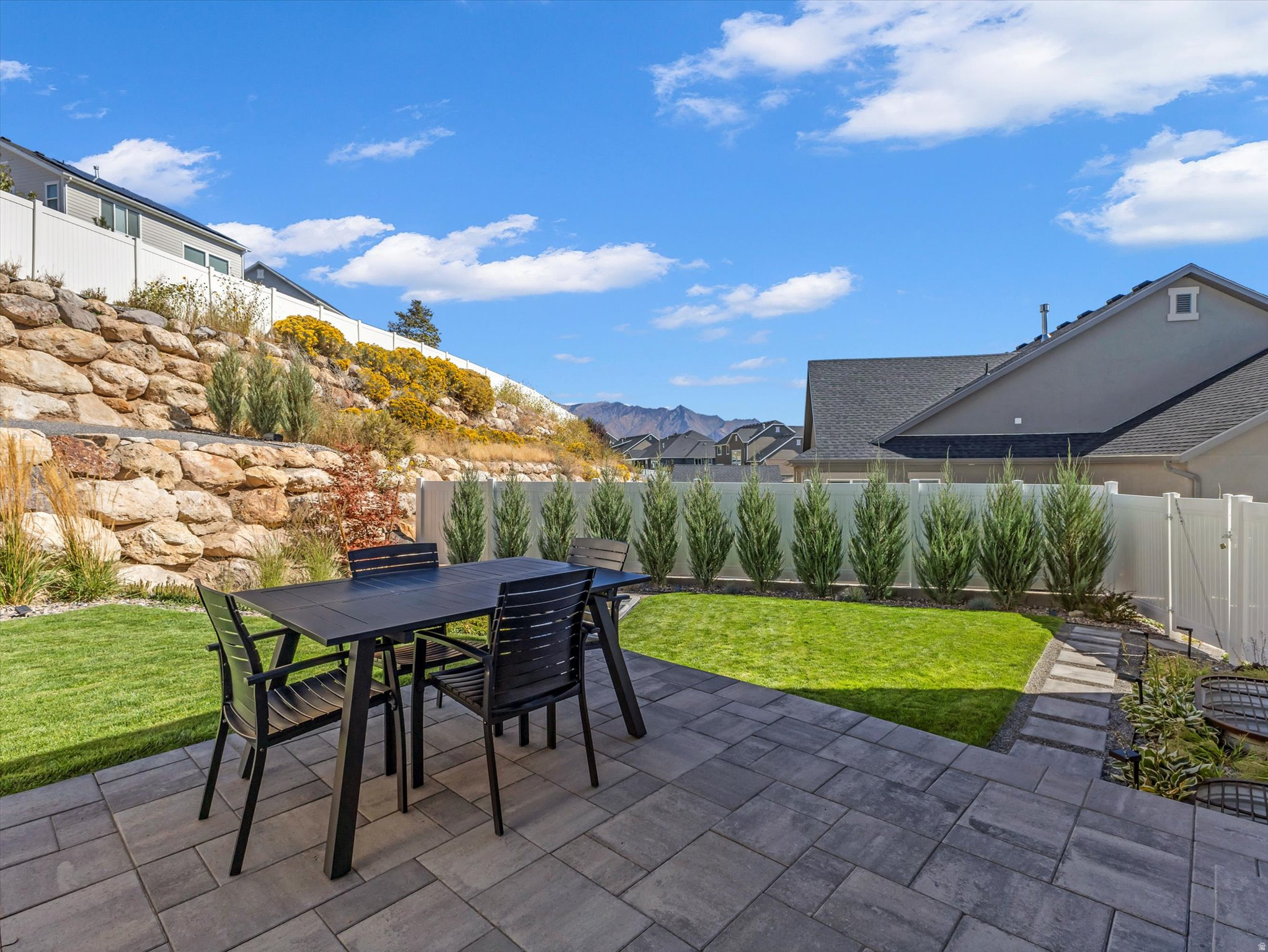 CANYON HILLS - Residential