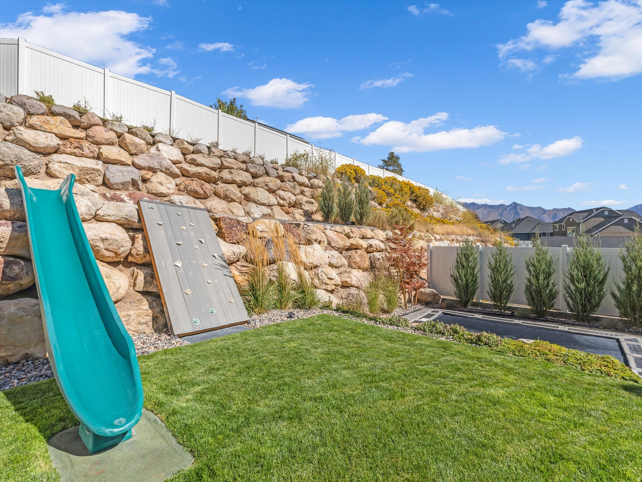 CANYON HILLS - Residential