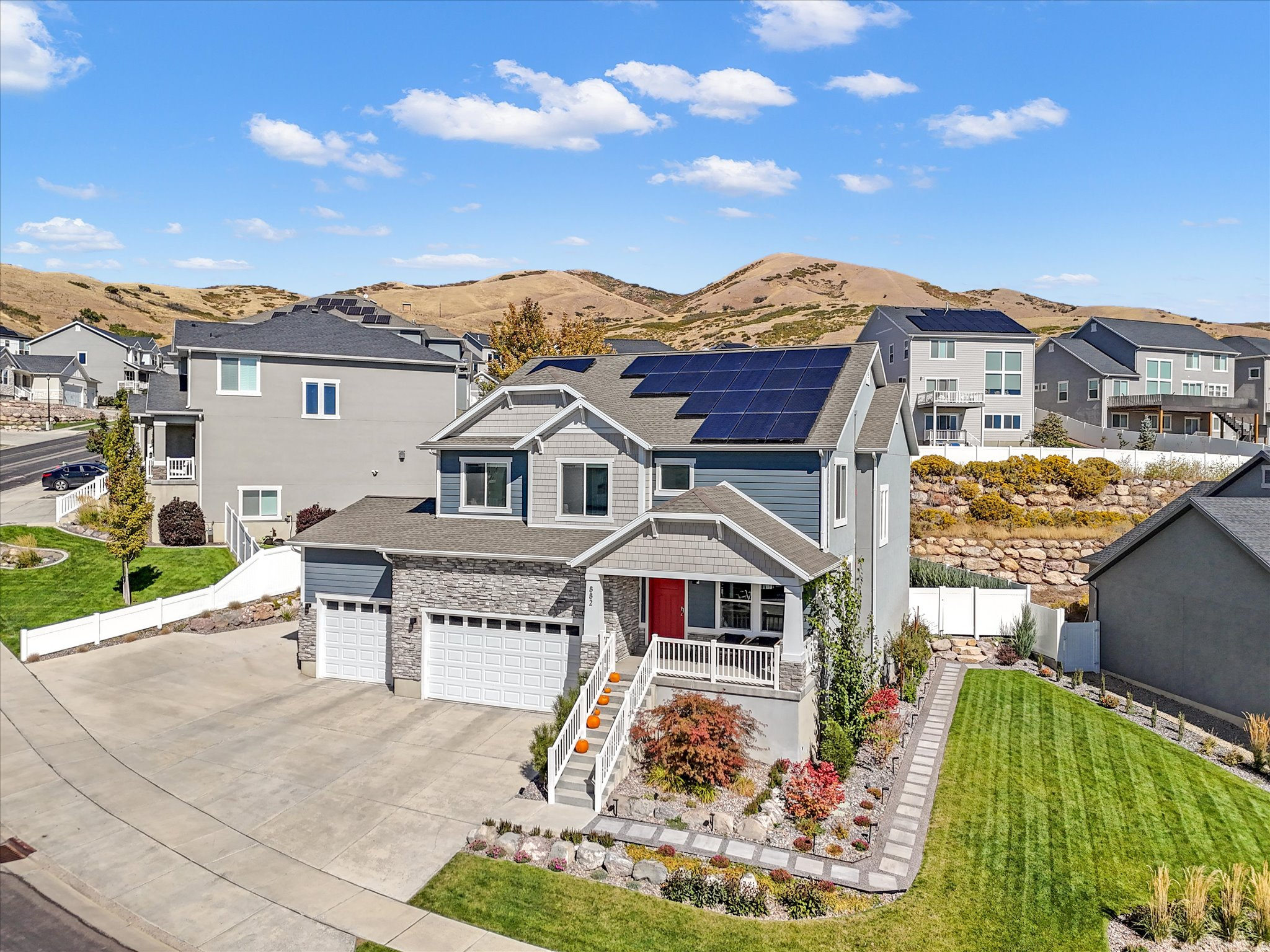 CANYON HILLS - Residential
