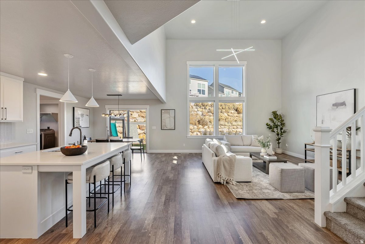 CANYON HILLS - Residential