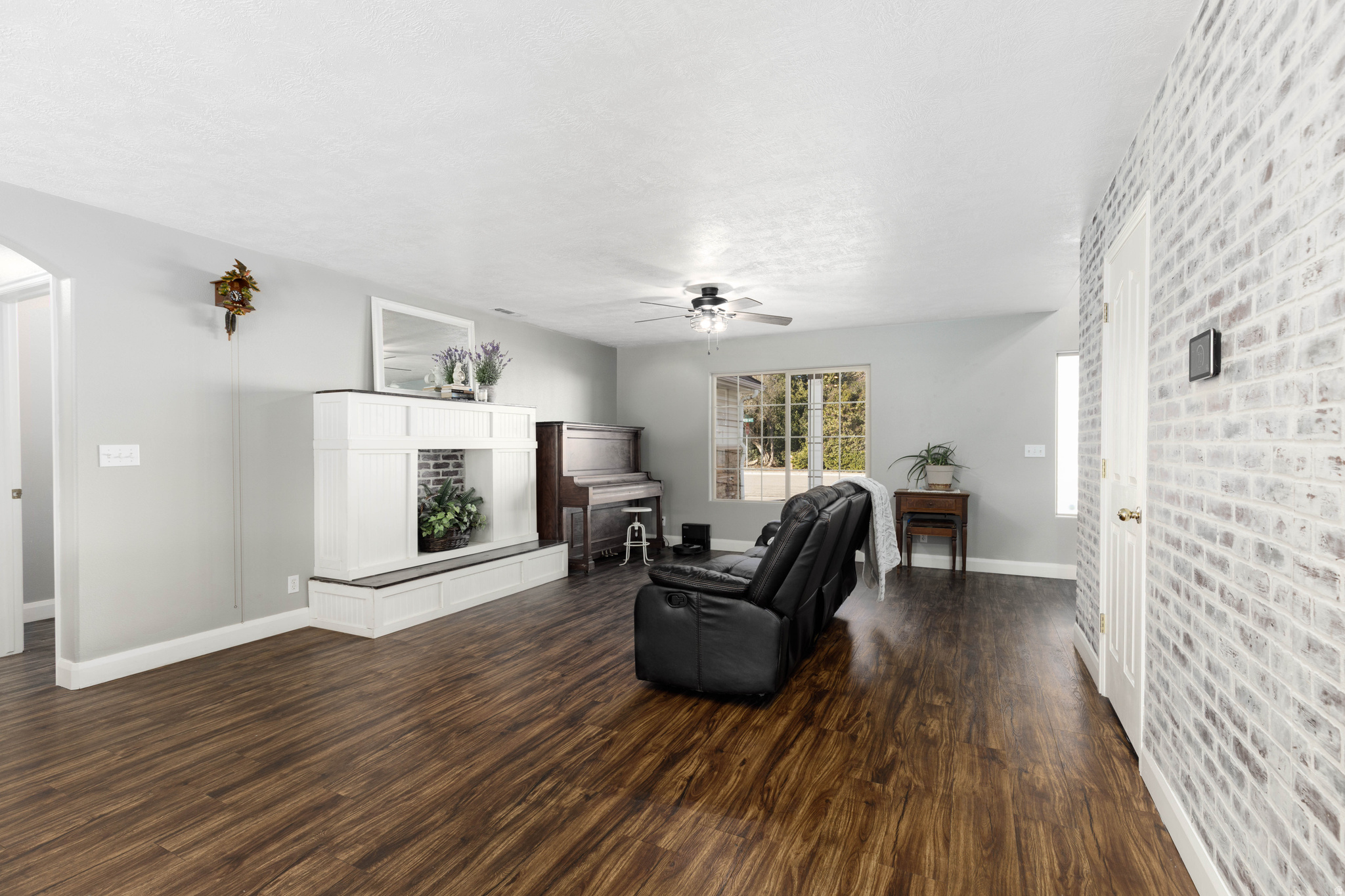 MEADOW LANE EST - Residential