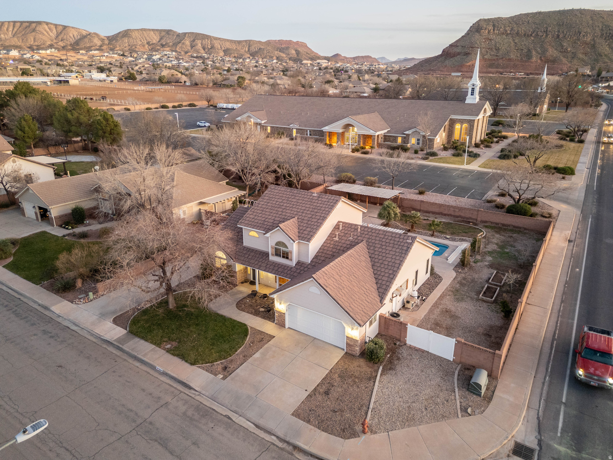 MEADOW LANE EST - Residential