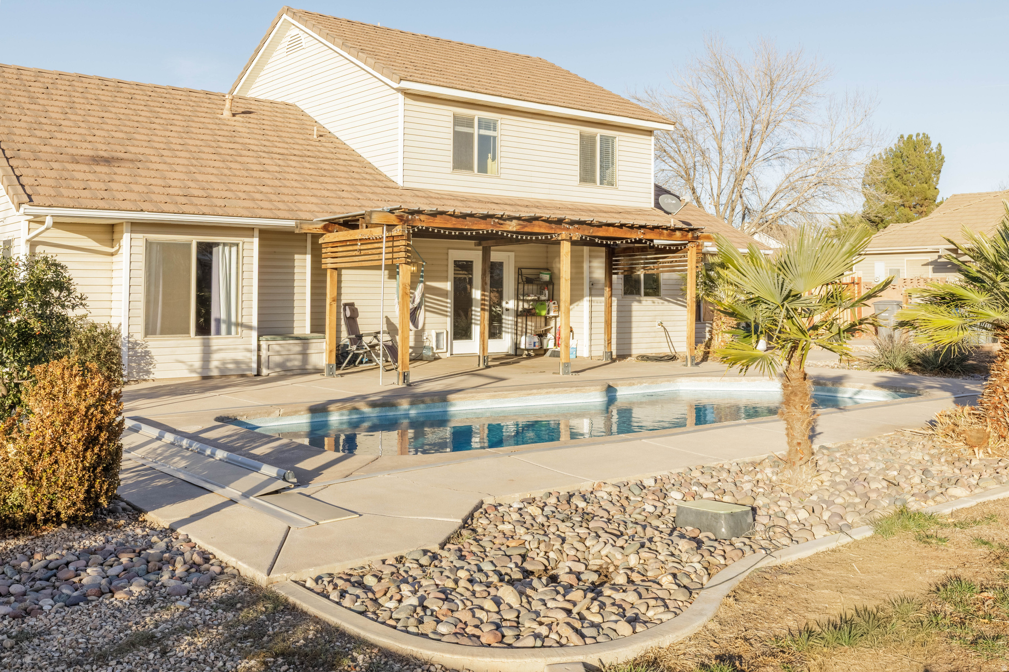 MEADOW LANE EST - Residential