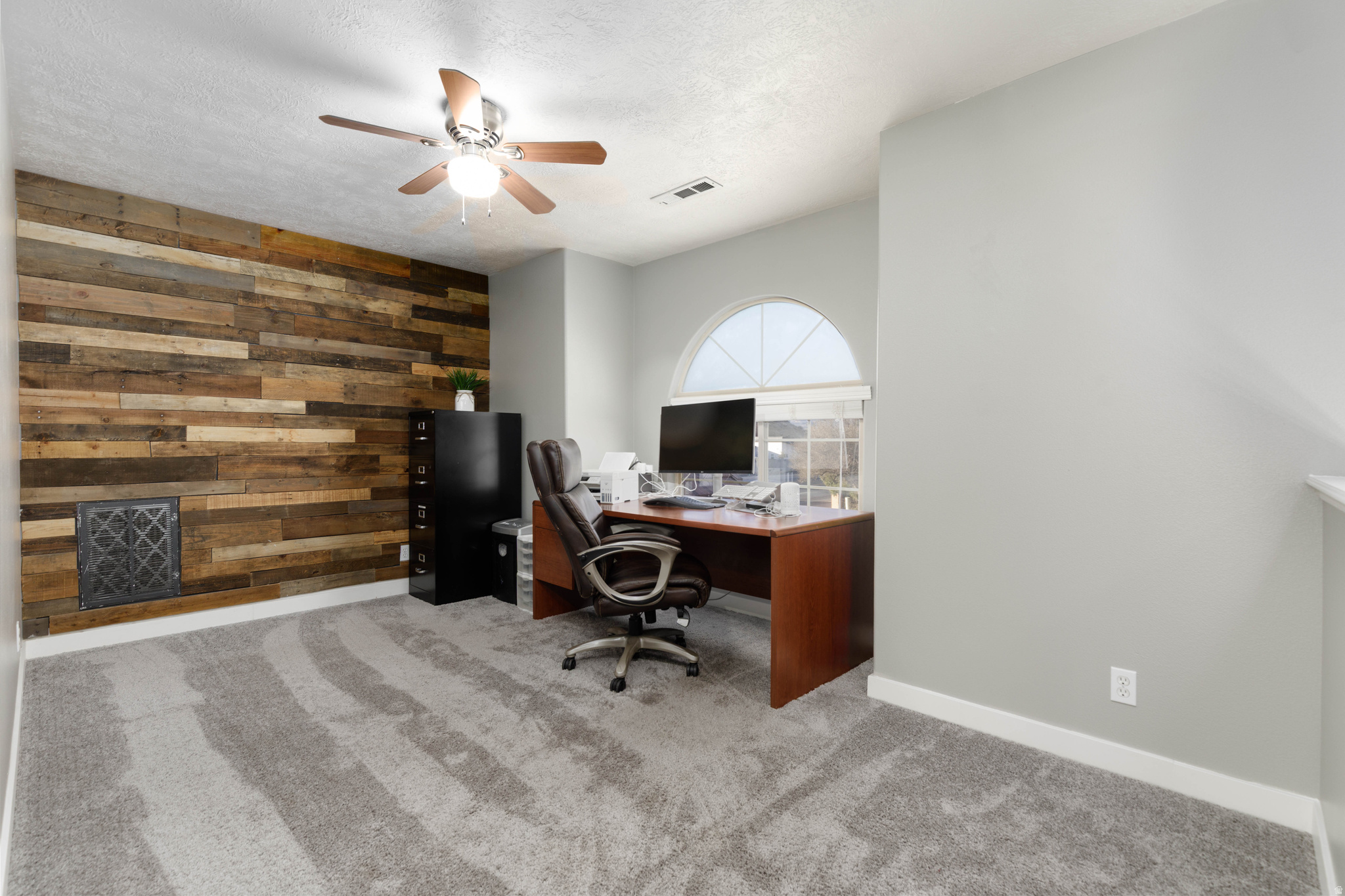 MEADOW LANE EST - Residential