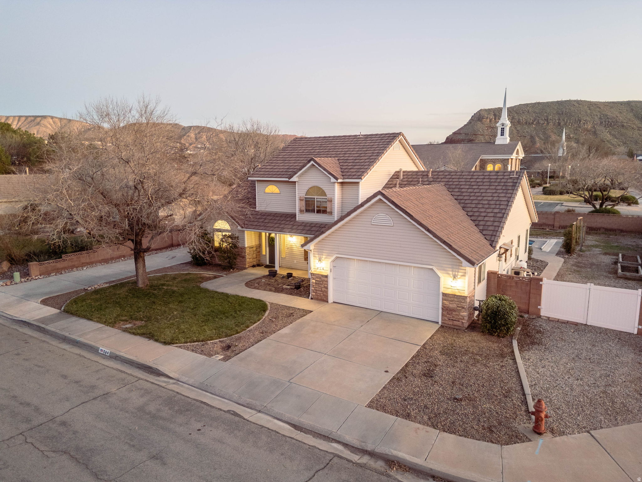 MEADOW LANE EST - Residential