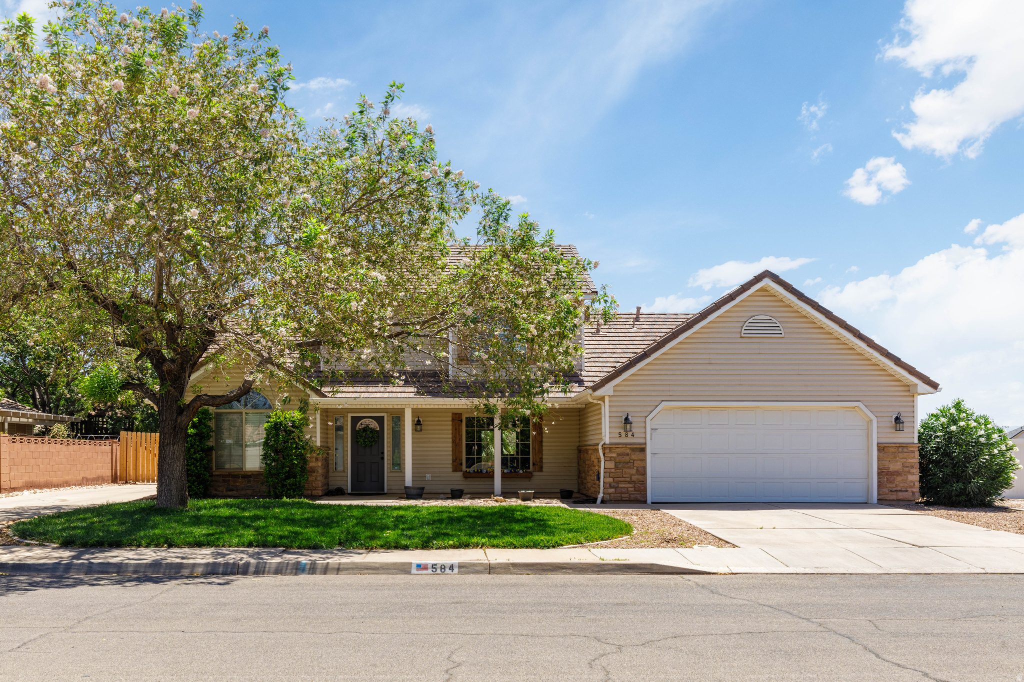 MEADOW LANE EST - Residential