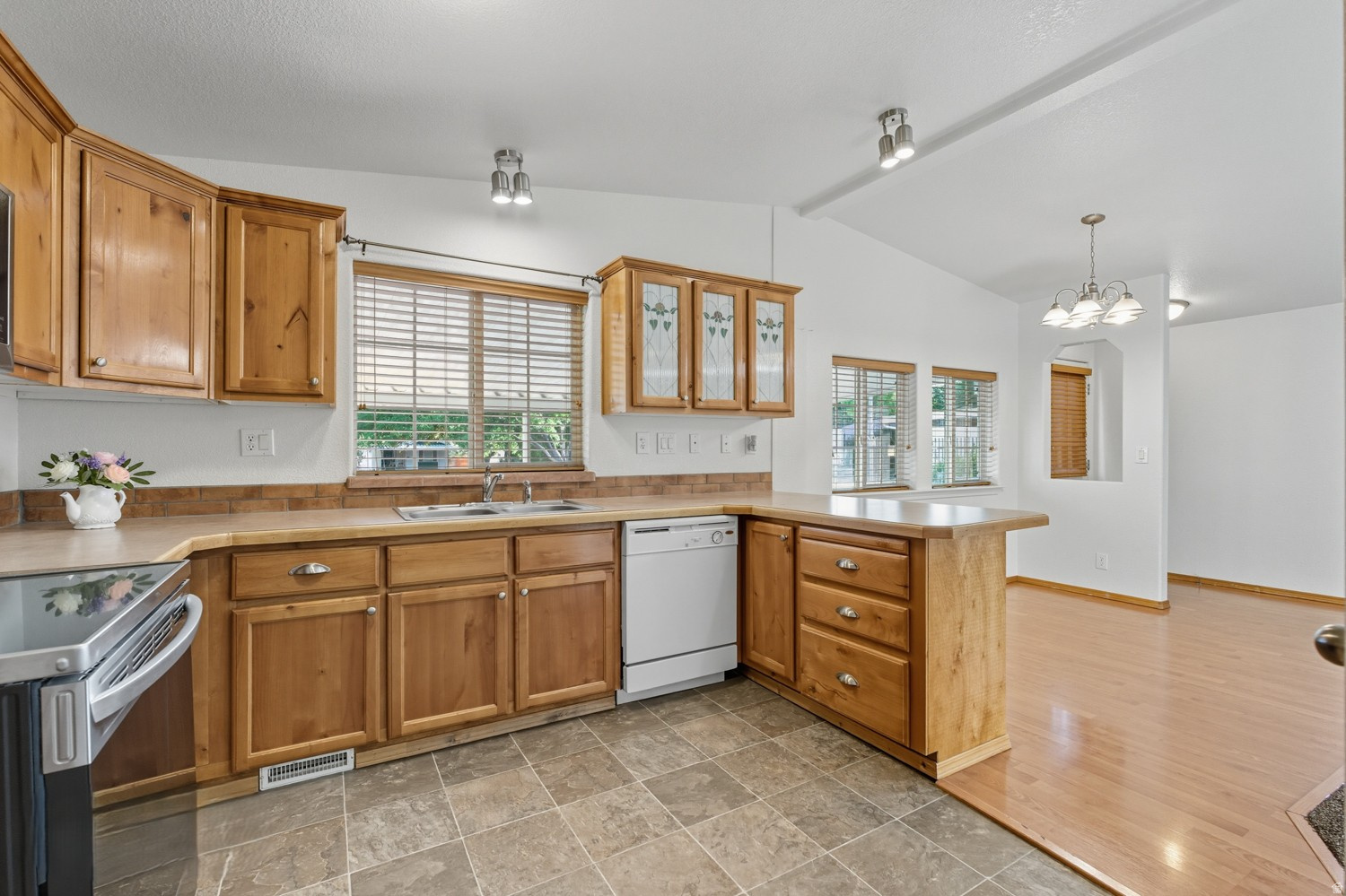 KINGS ROW EST 1 - Residential