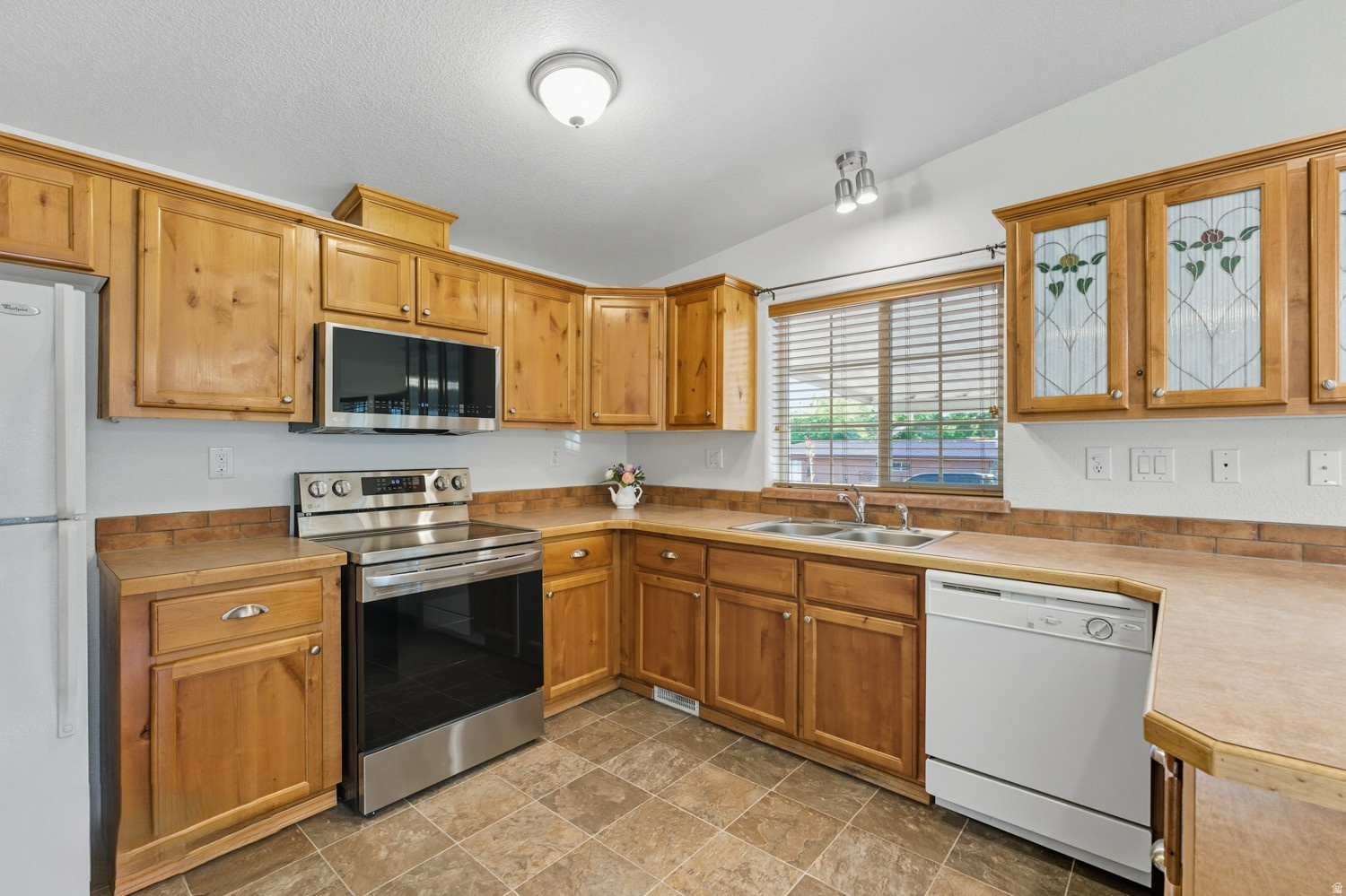 KINGS ROW EST 1 - Residential