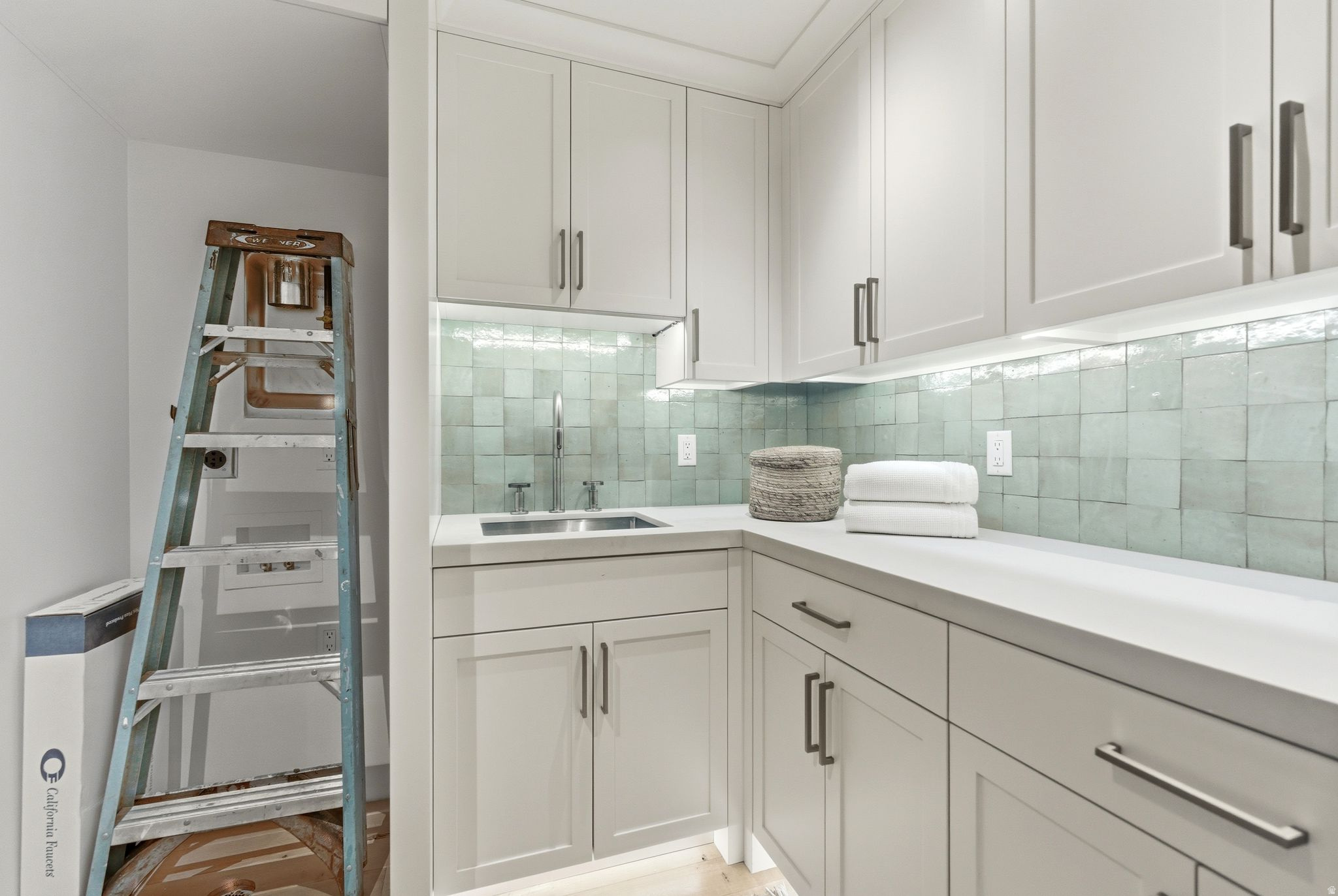 SILVER SPRINGS - Residential