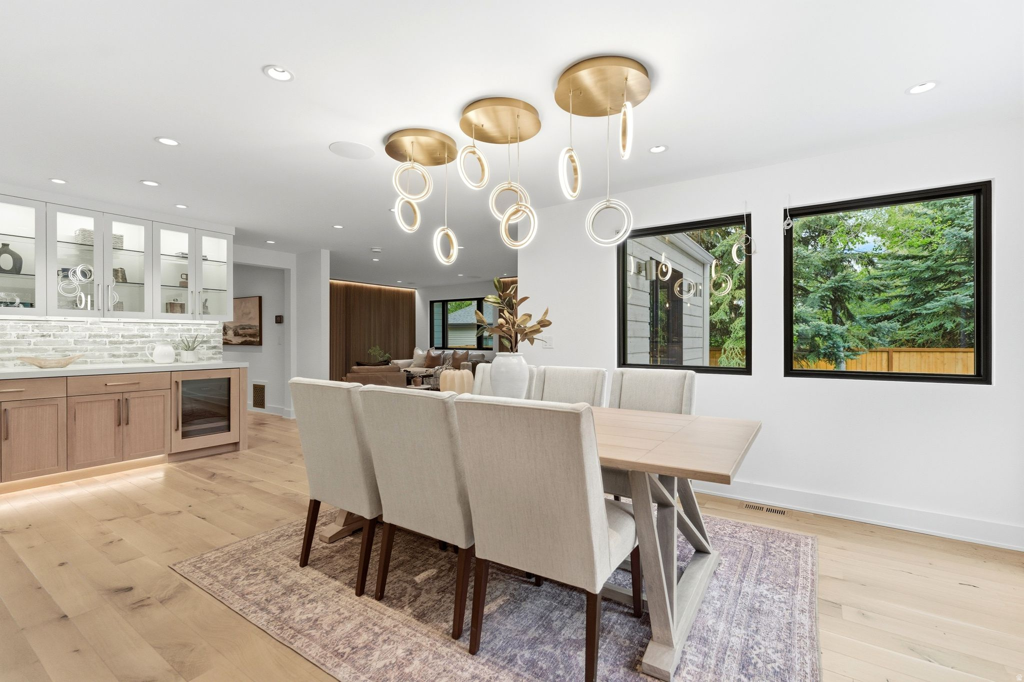 SILVER SPRINGS - Residential