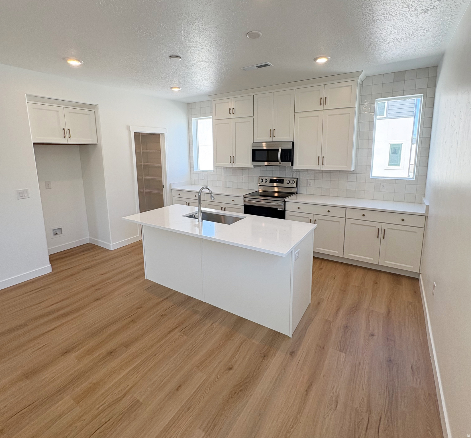 BULLION - Residential