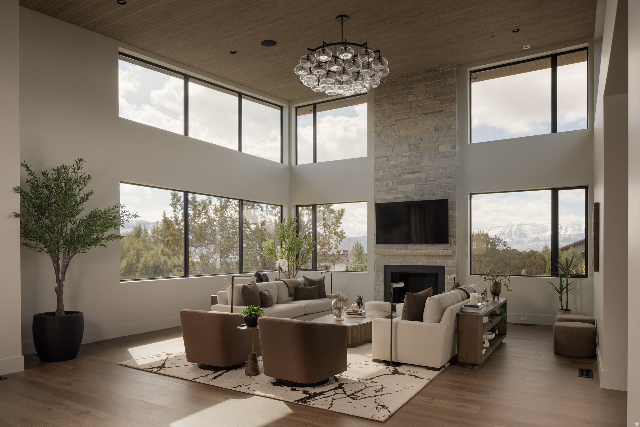 RED LEDGES - Residential