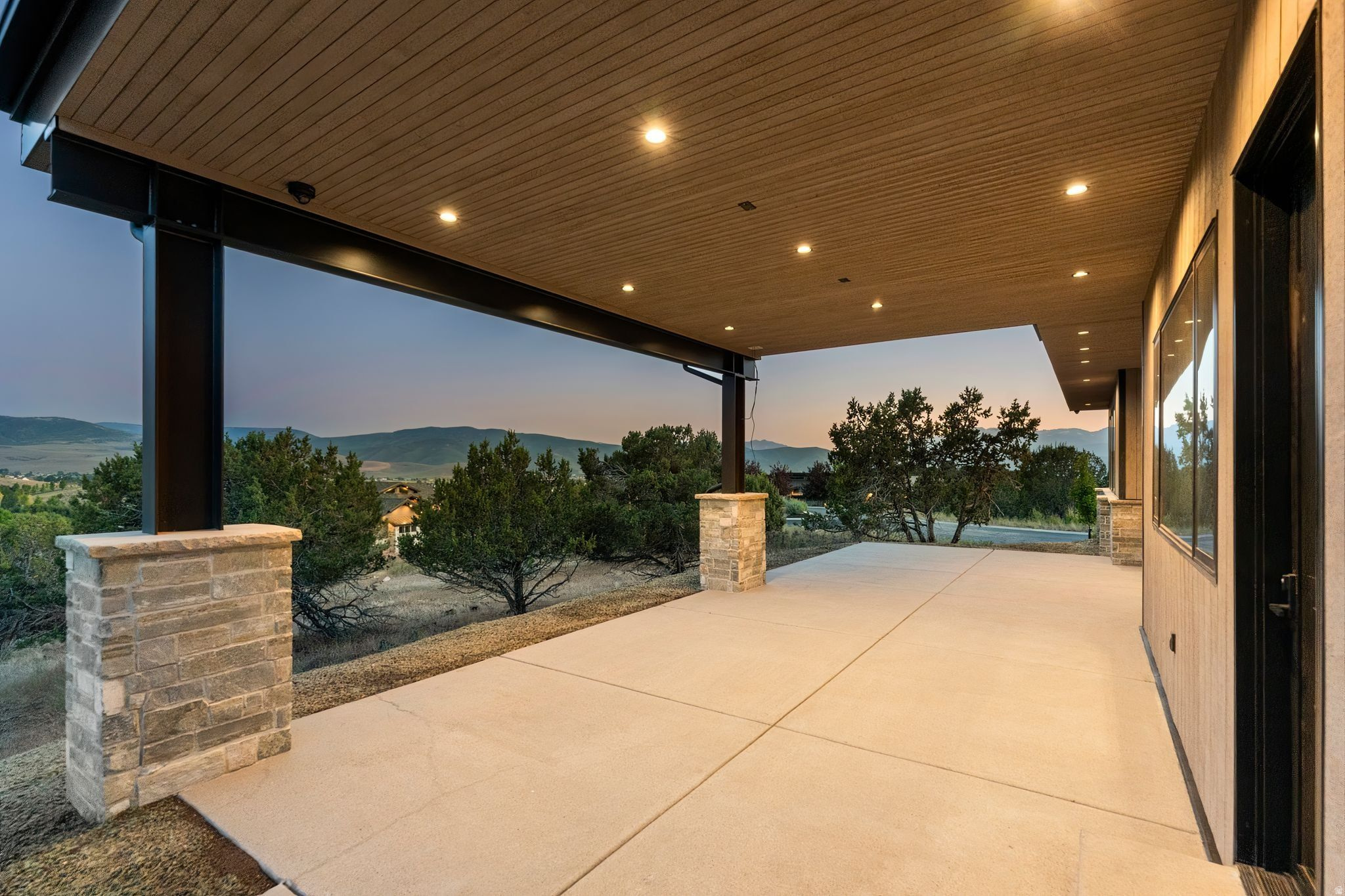 RED LEDGES - Residential