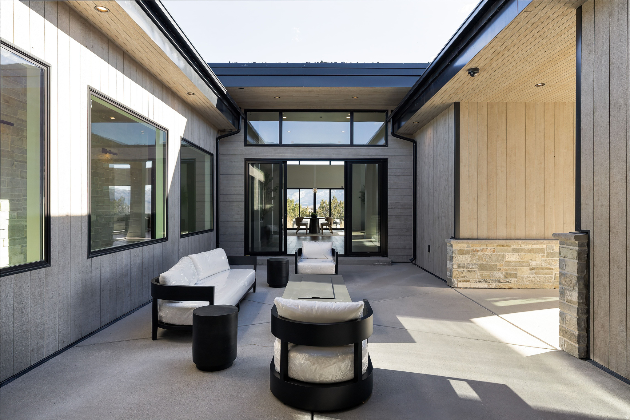 RED LEDGES - Residential