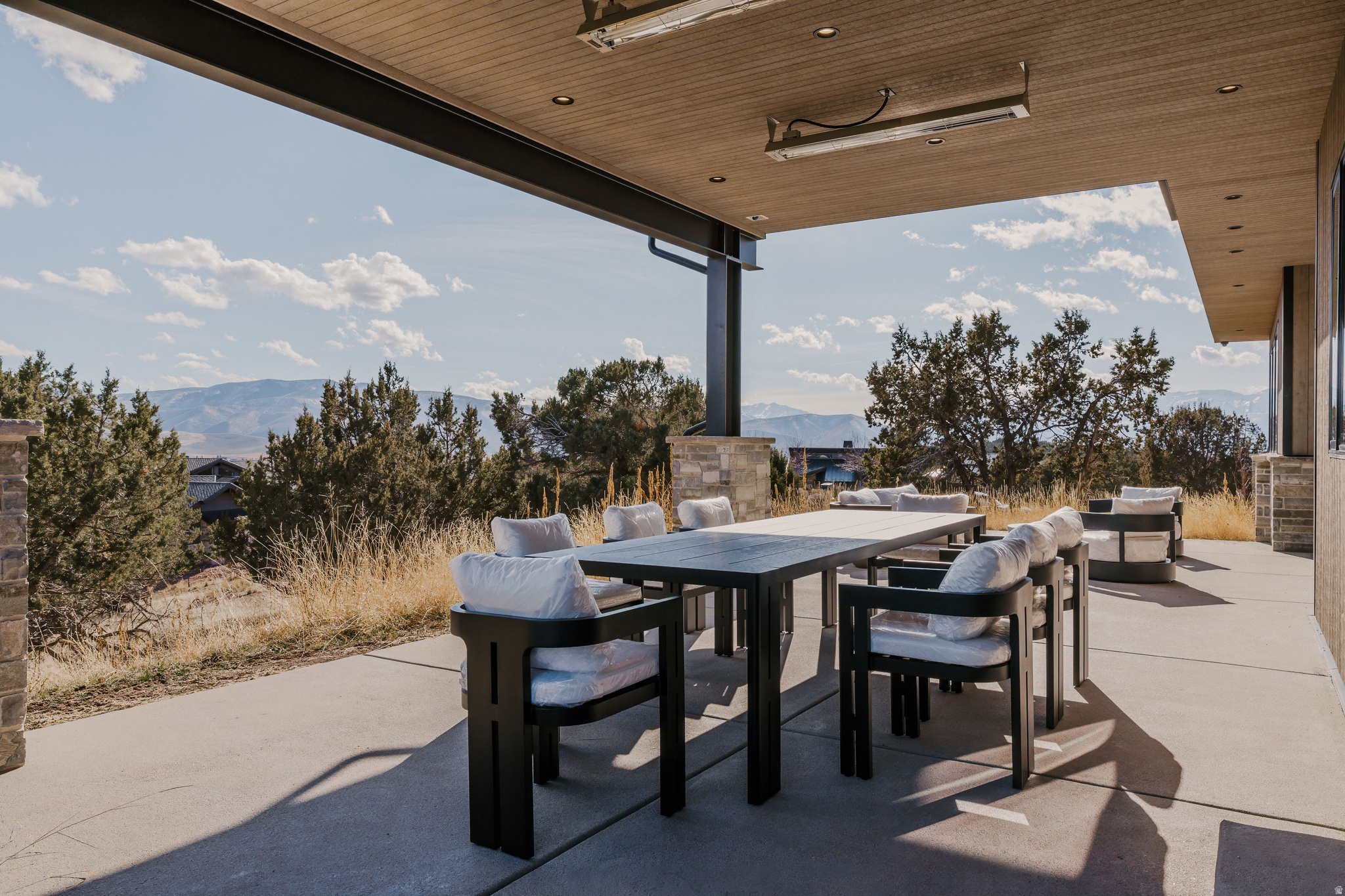 RED LEDGES - Residential