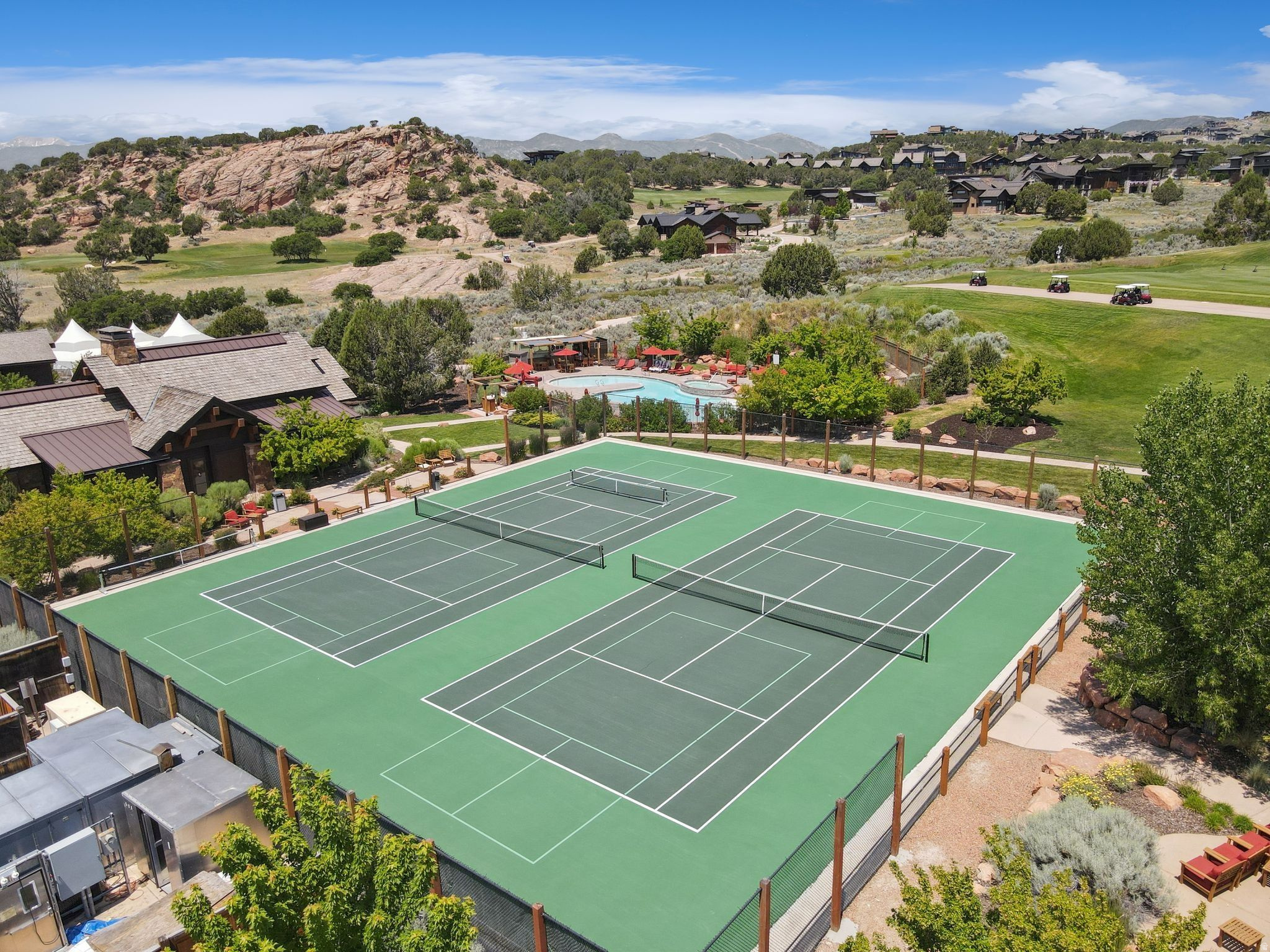 RED LEDGES - Residential