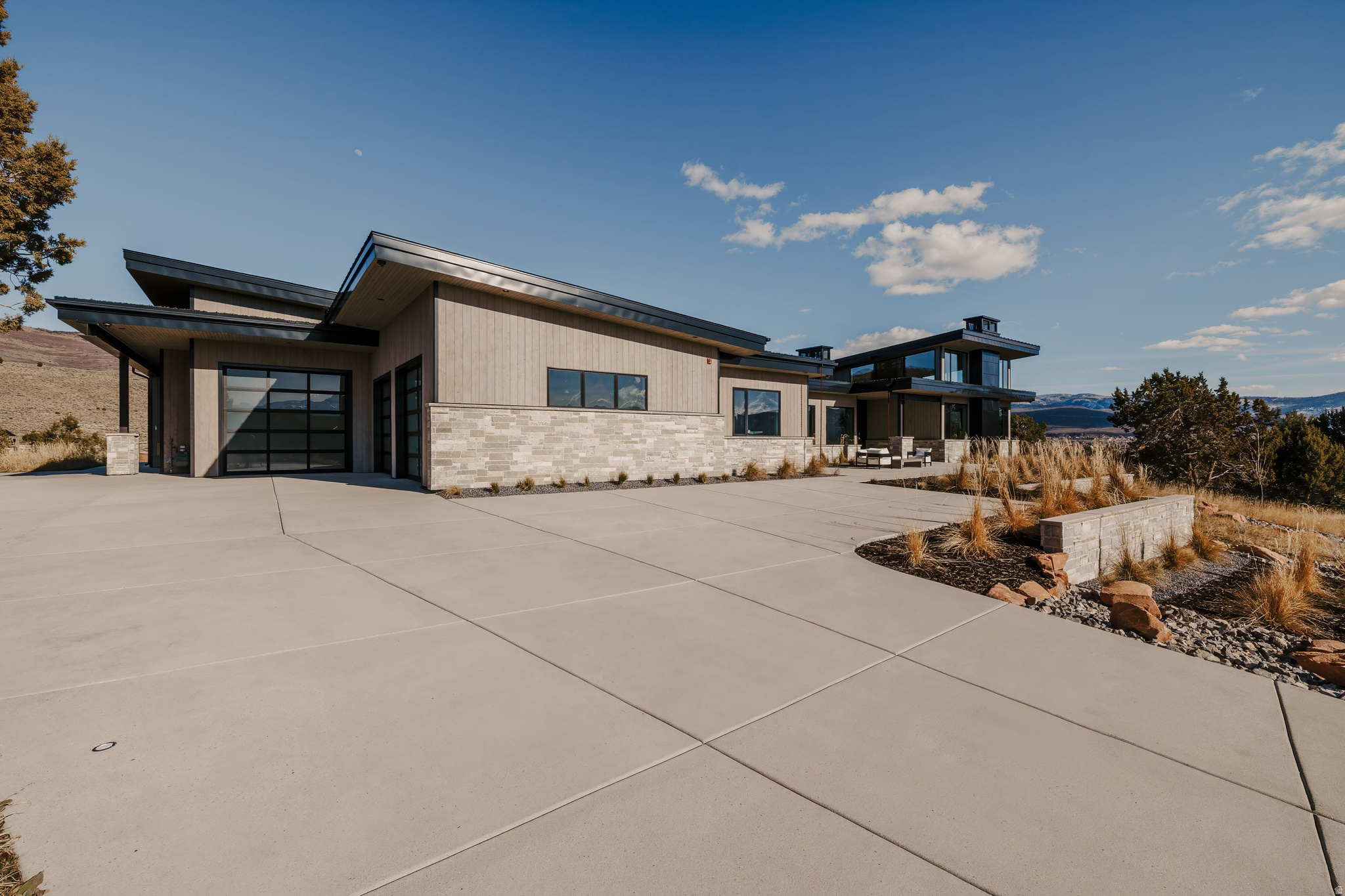 RED LEDGES - Residential