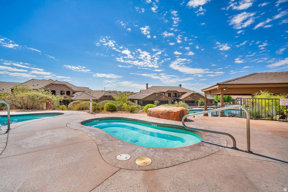 CORAL RIDGE TOWNHOMES PH 3-A - Residential