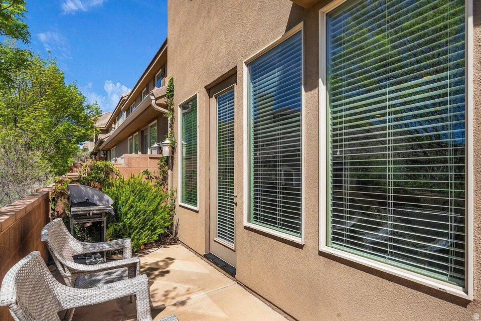 CORAL RIDGE TOWNHOMES PH 3-A - Residential