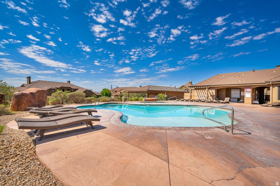 CORAL RIDGE TOWNHOMES PH 3-A - Residential