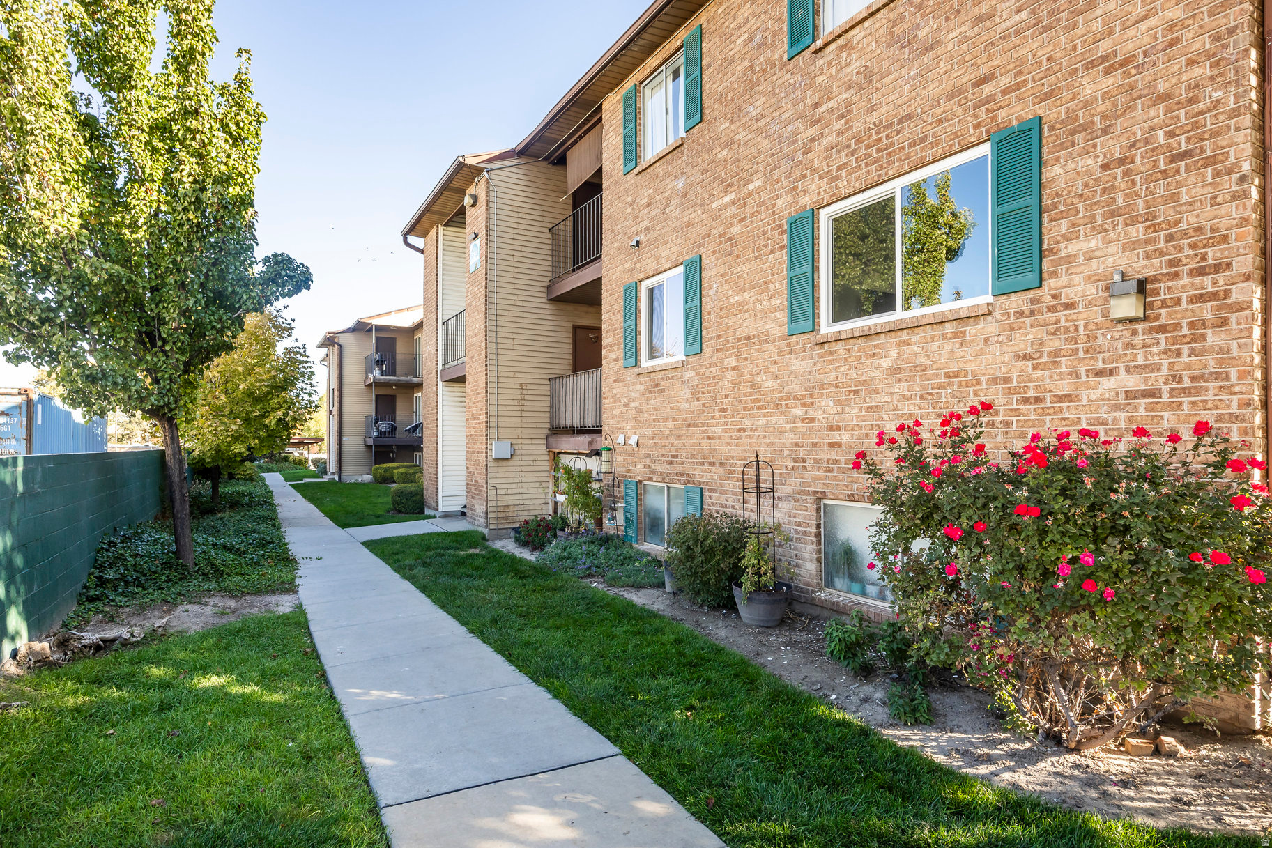 OAK MEADOWS - Residential