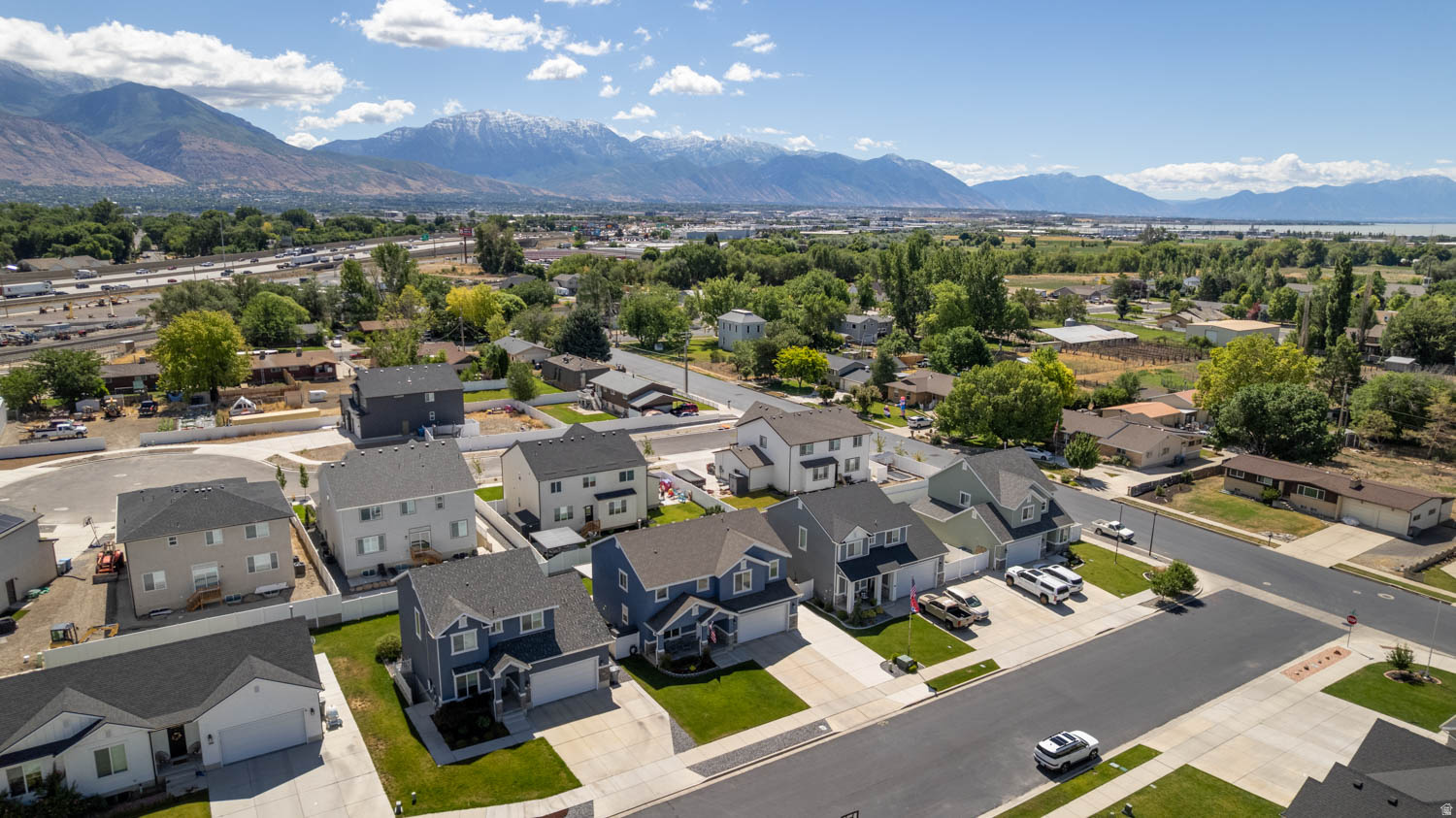 LOEFLER PARK TWIN HO - Residential
