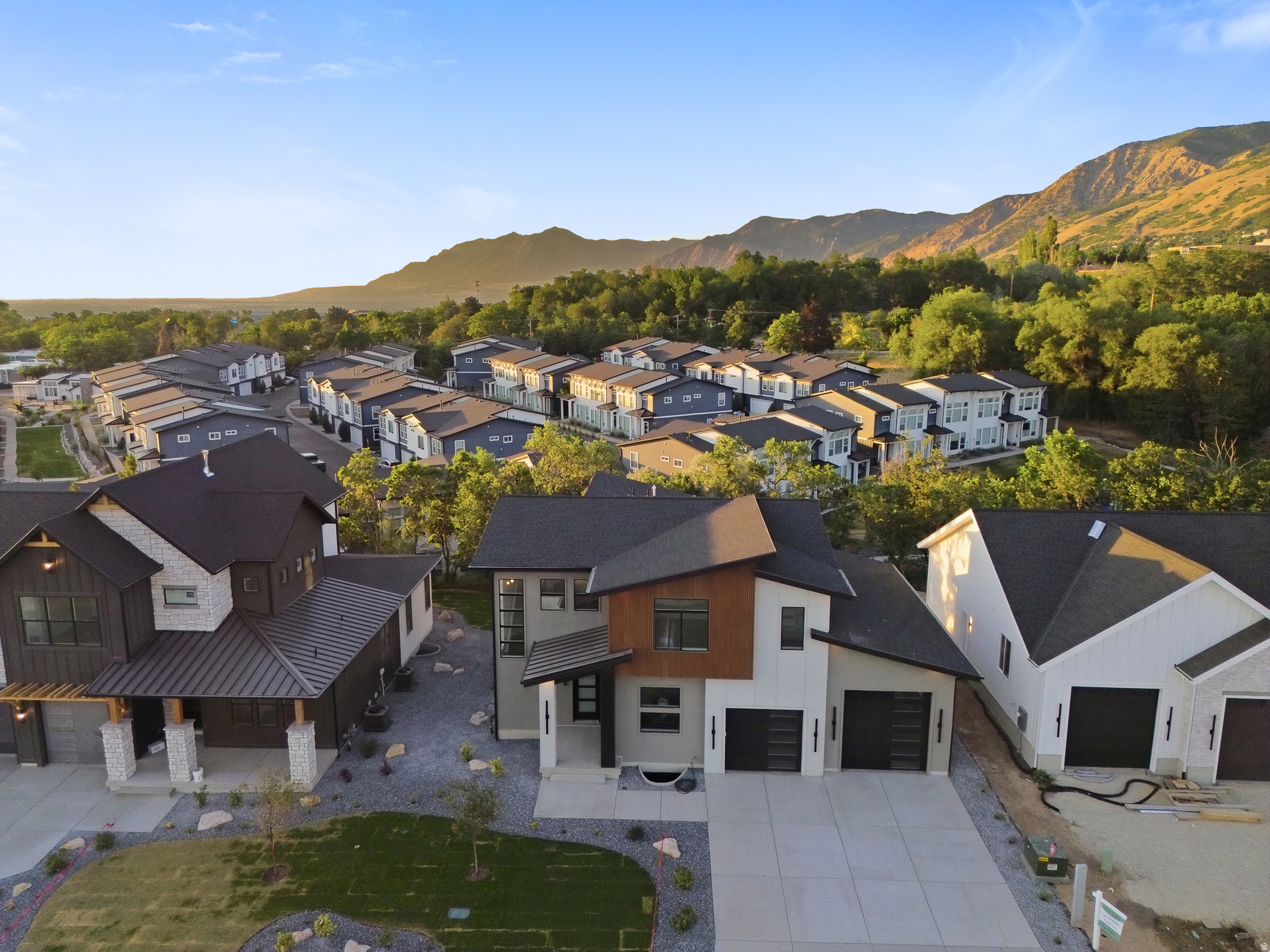 SUNSET RIDGE - Residential