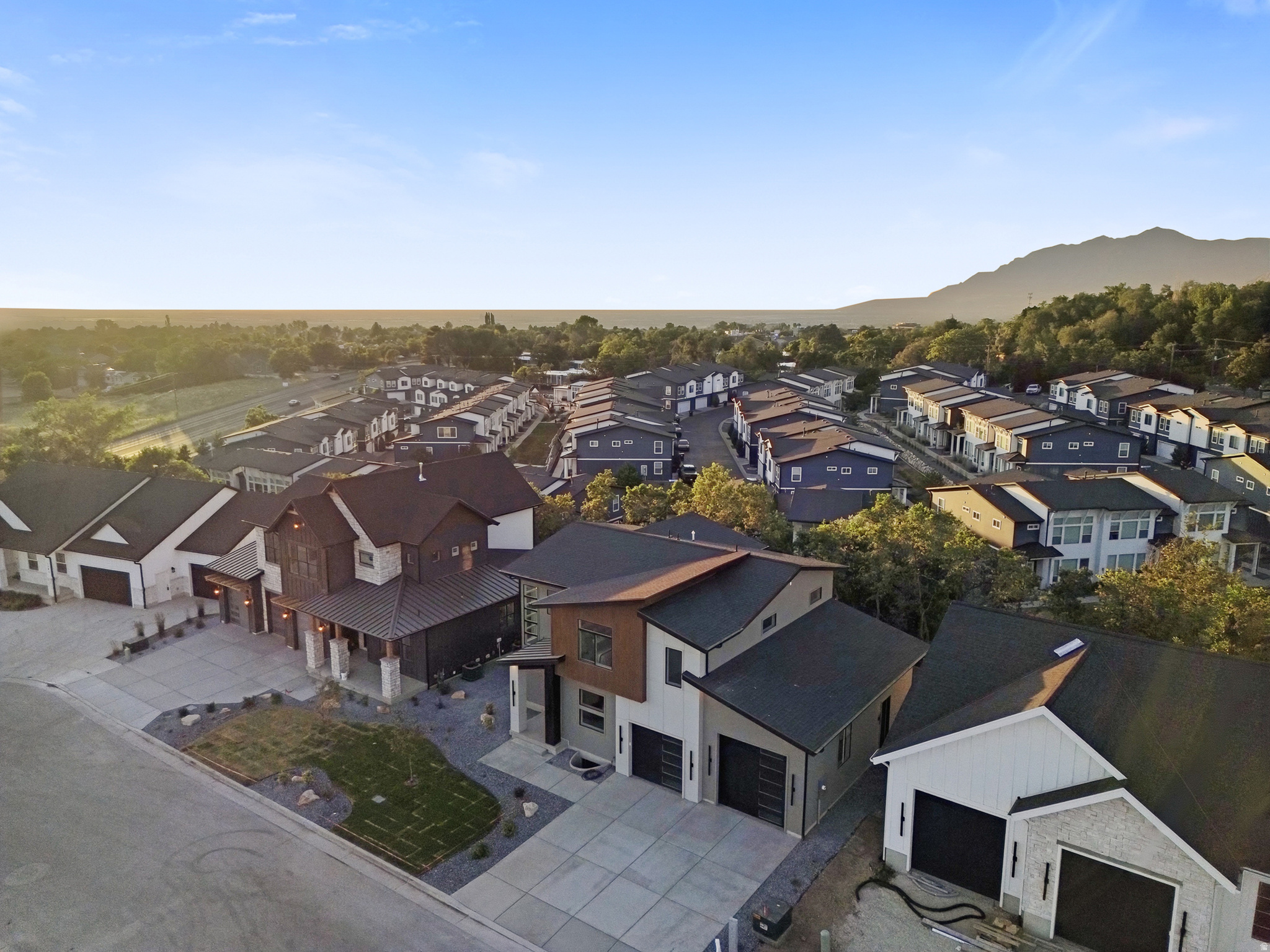 SUNSET RIDGE - Residential
