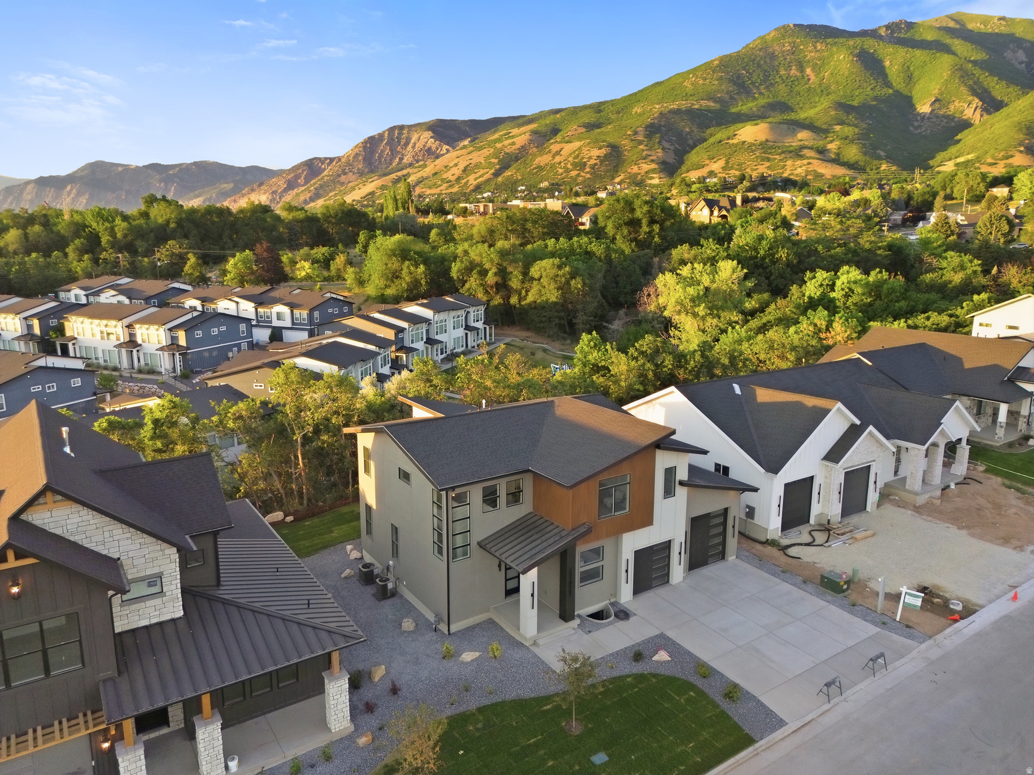SUNSET RIDGE - Residential