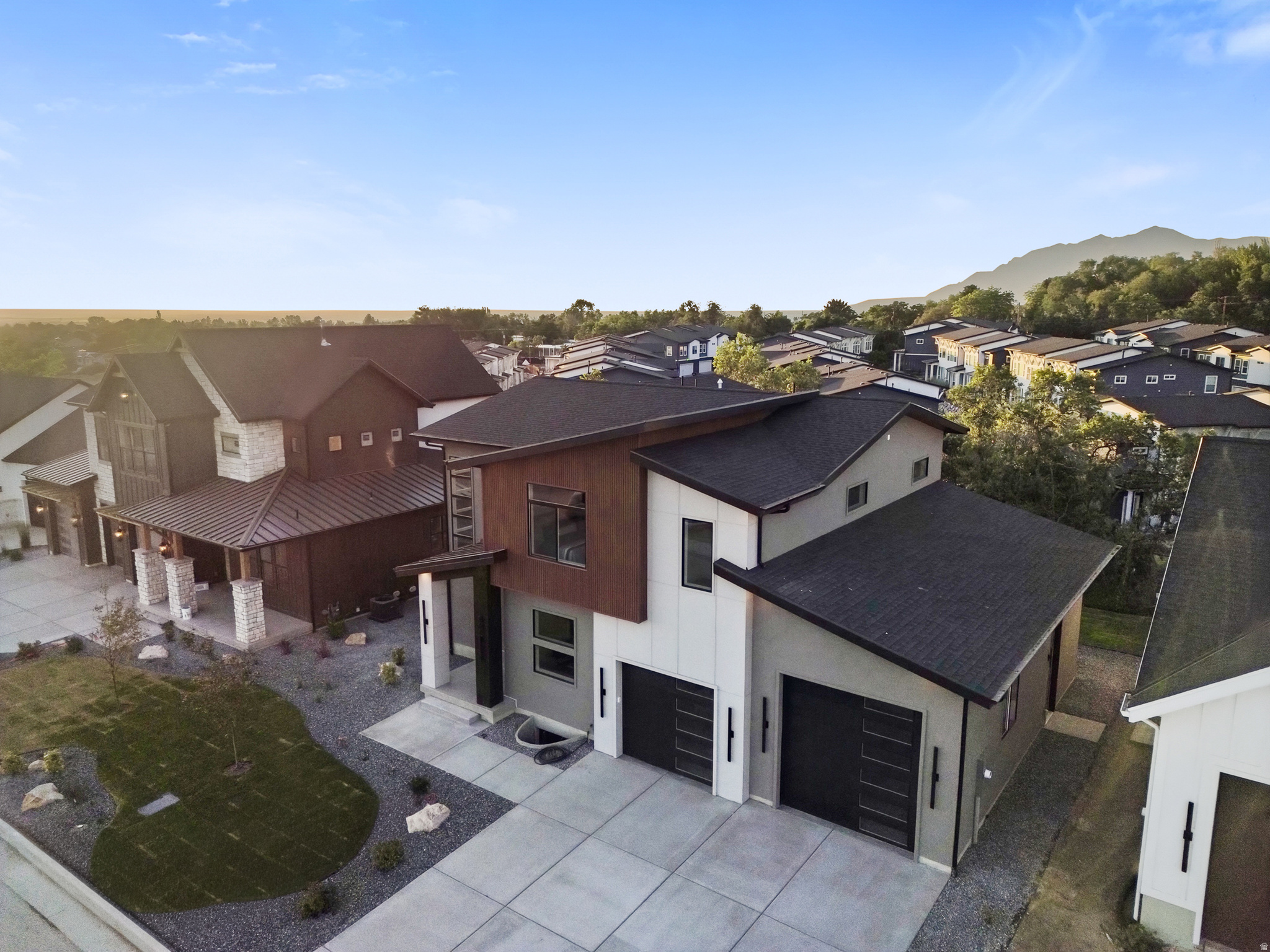 SUNSET RIDGE - Residential
