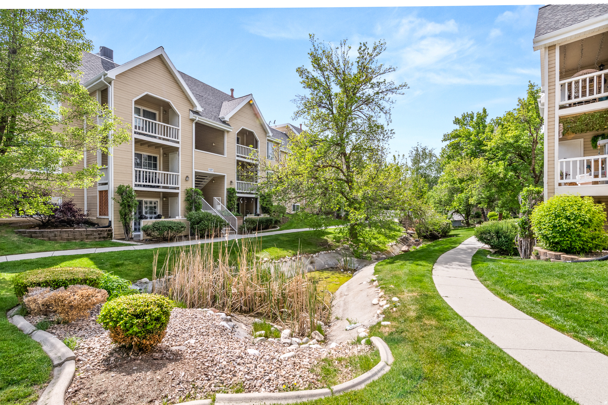 WATERSIDE - Residential
