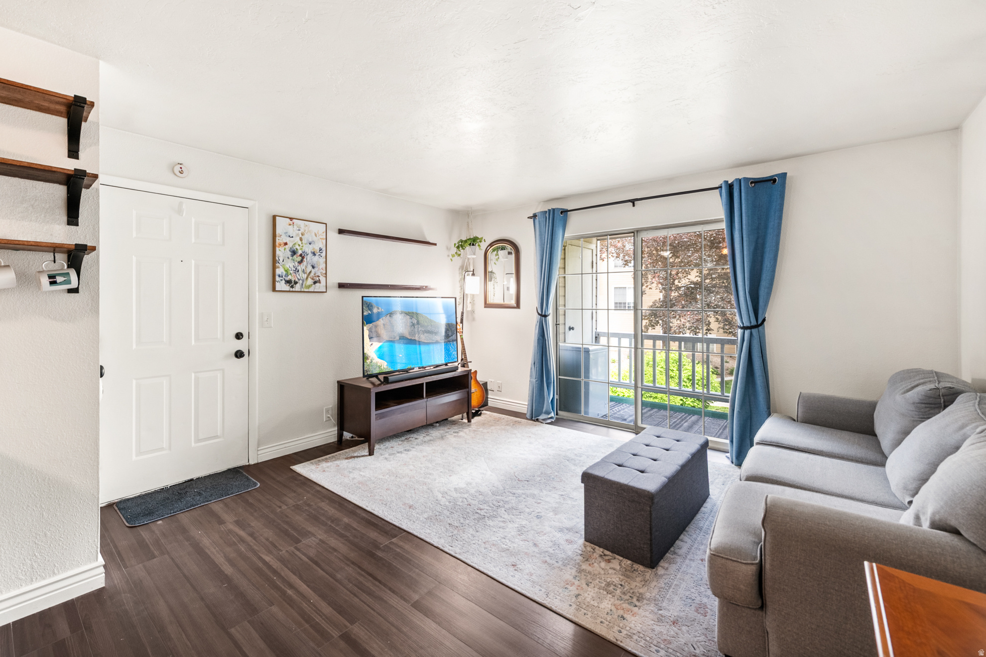 WATERSIDE - Residential