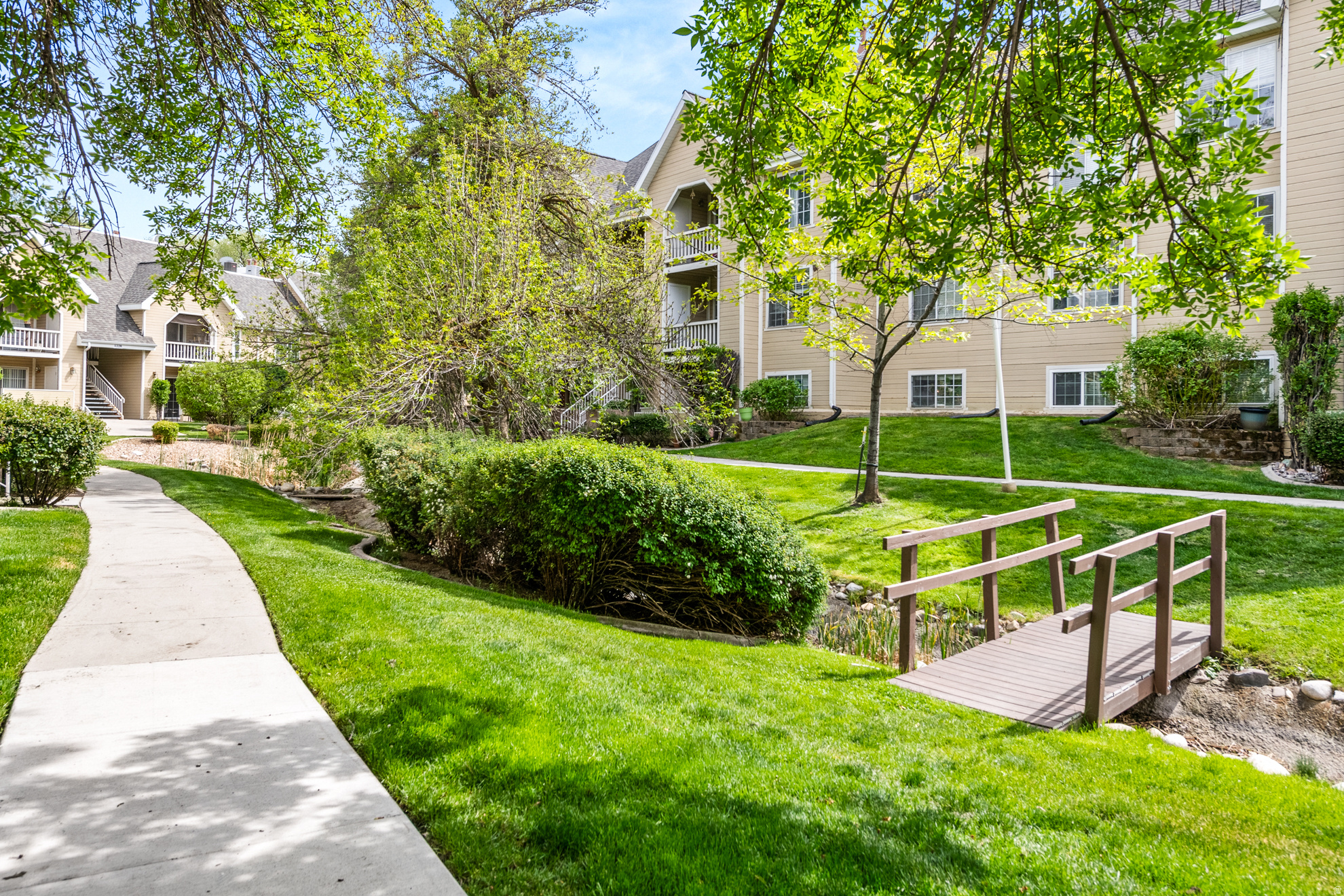 WATERSIDE - Residential