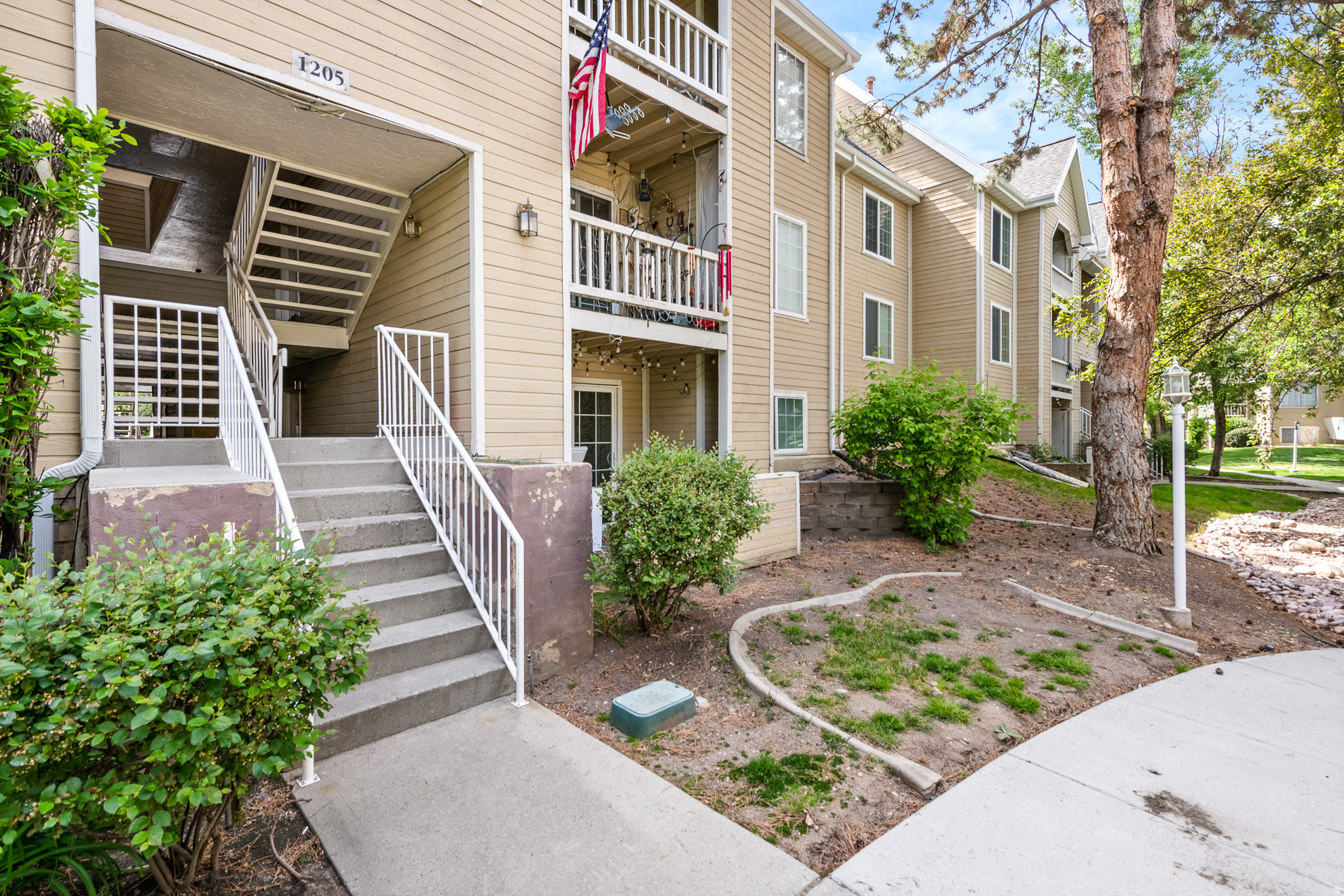 WATERSIDE - Residential