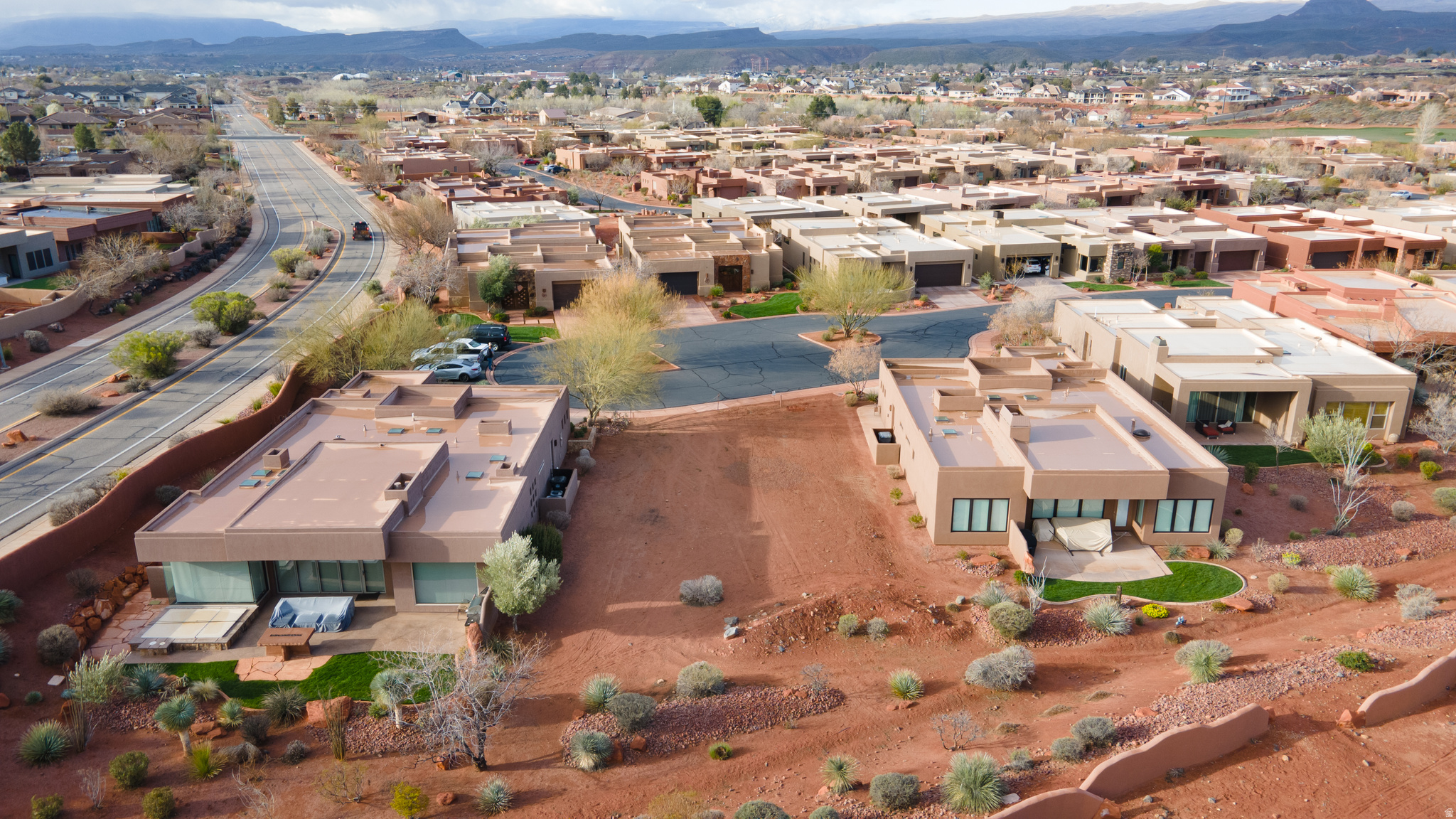 TOROWEAP AT ENTRADA - Land