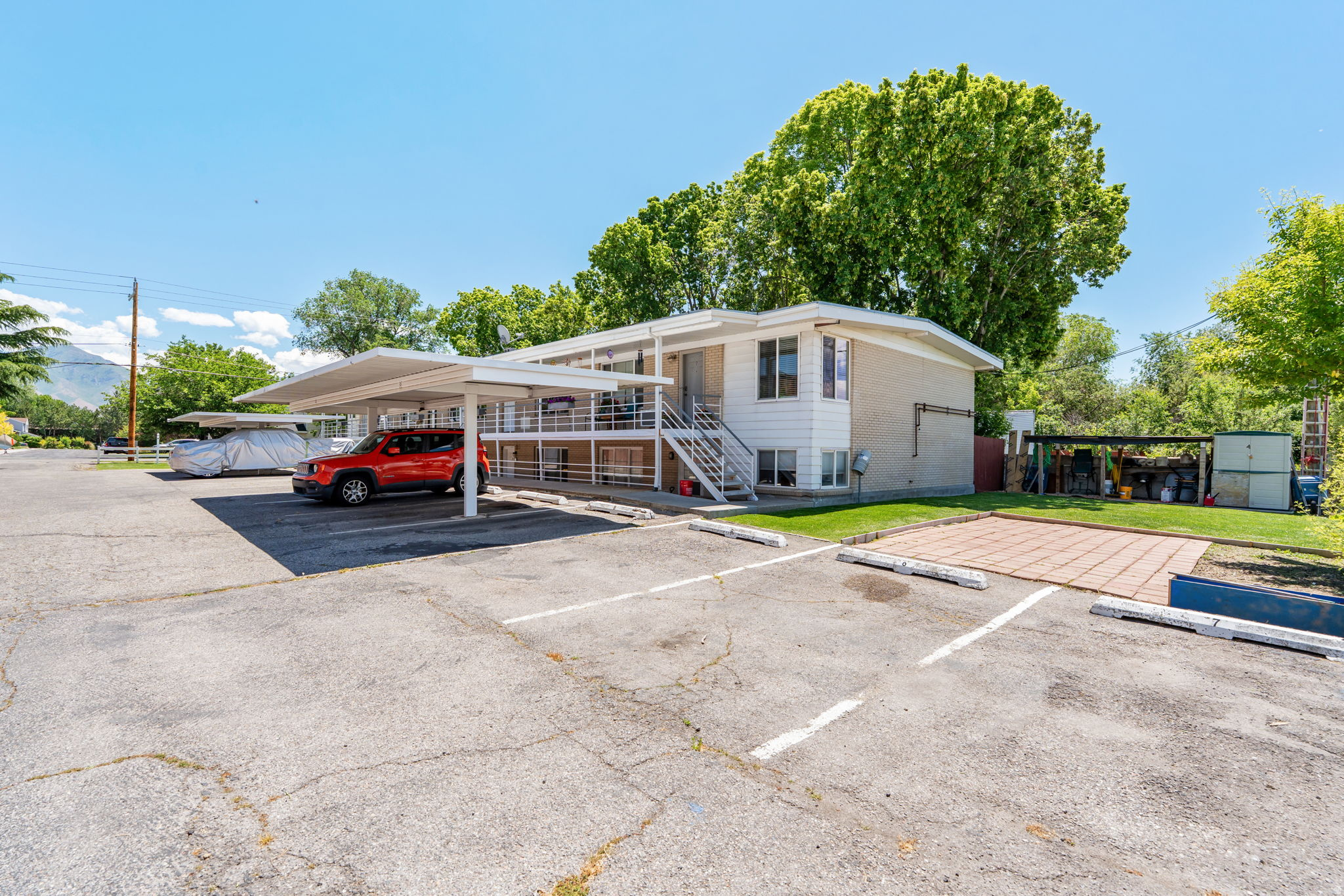 ASHWOOD CONDOMINIUMS - Residential