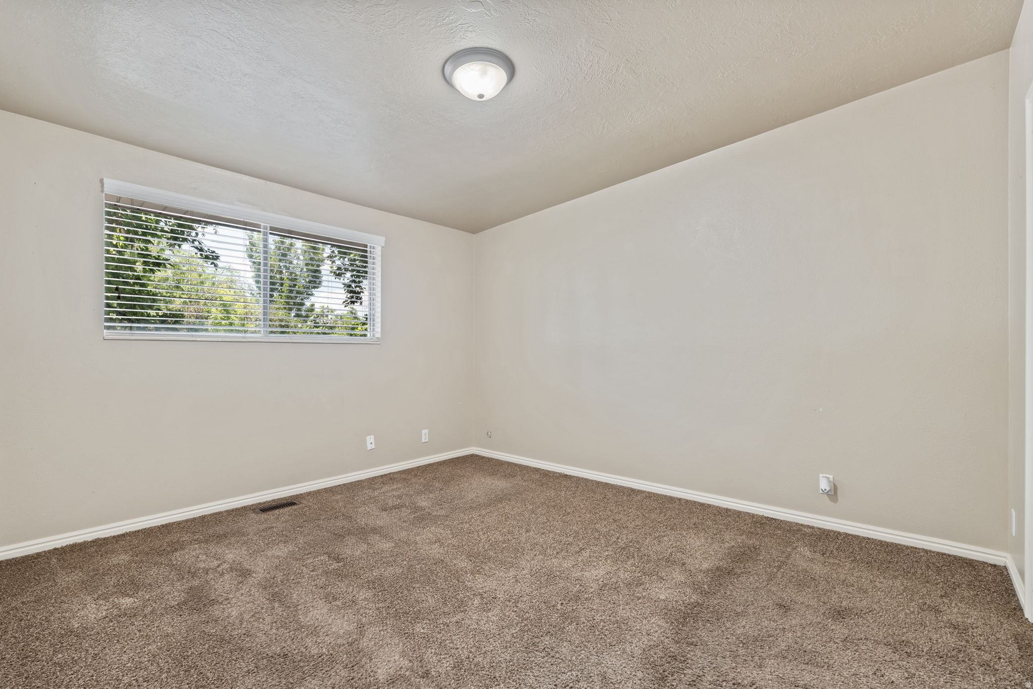 ASHWOOD CONDOMINIUMS - Residential