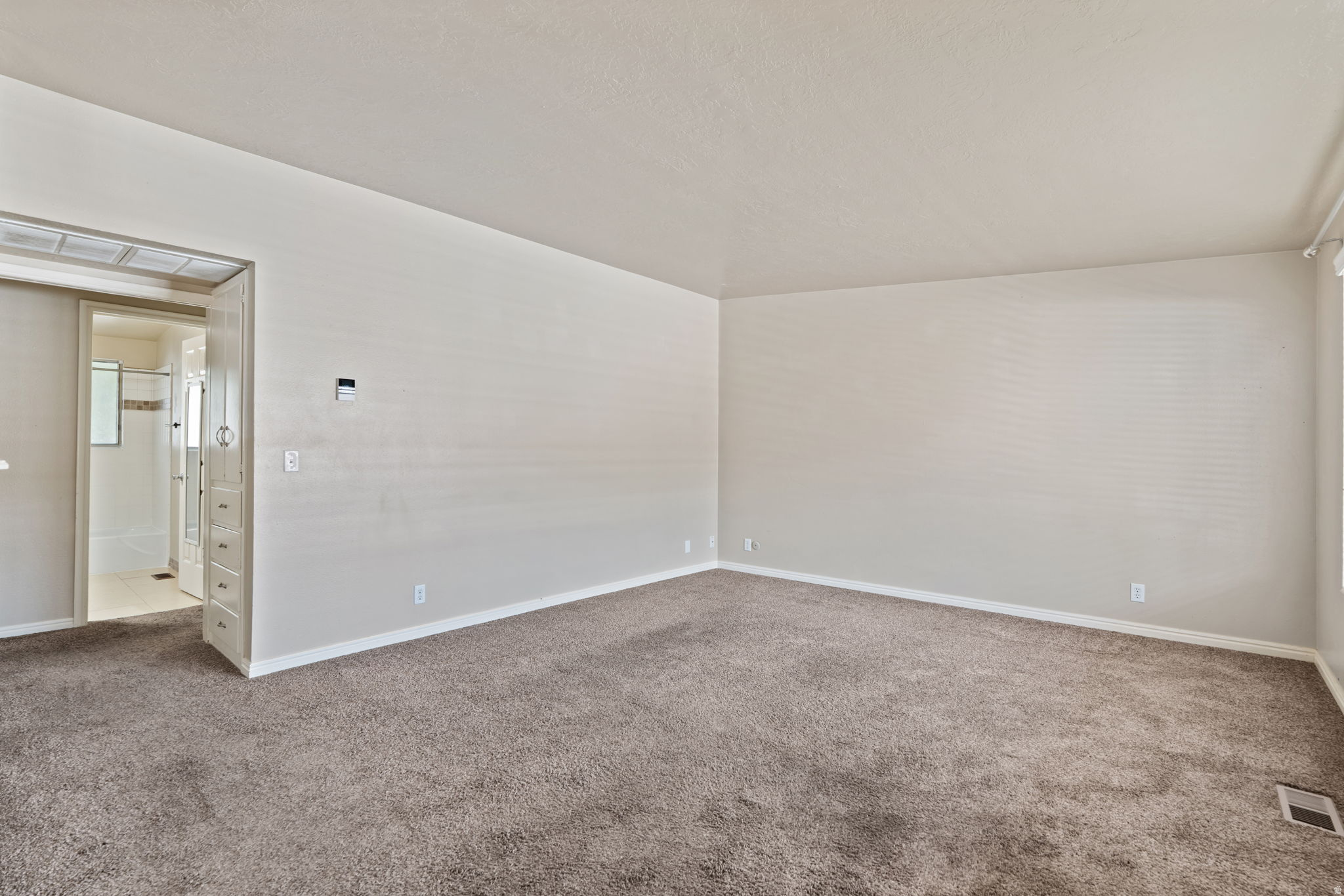 ASHWOOD CONDOMINIUMS - Residential