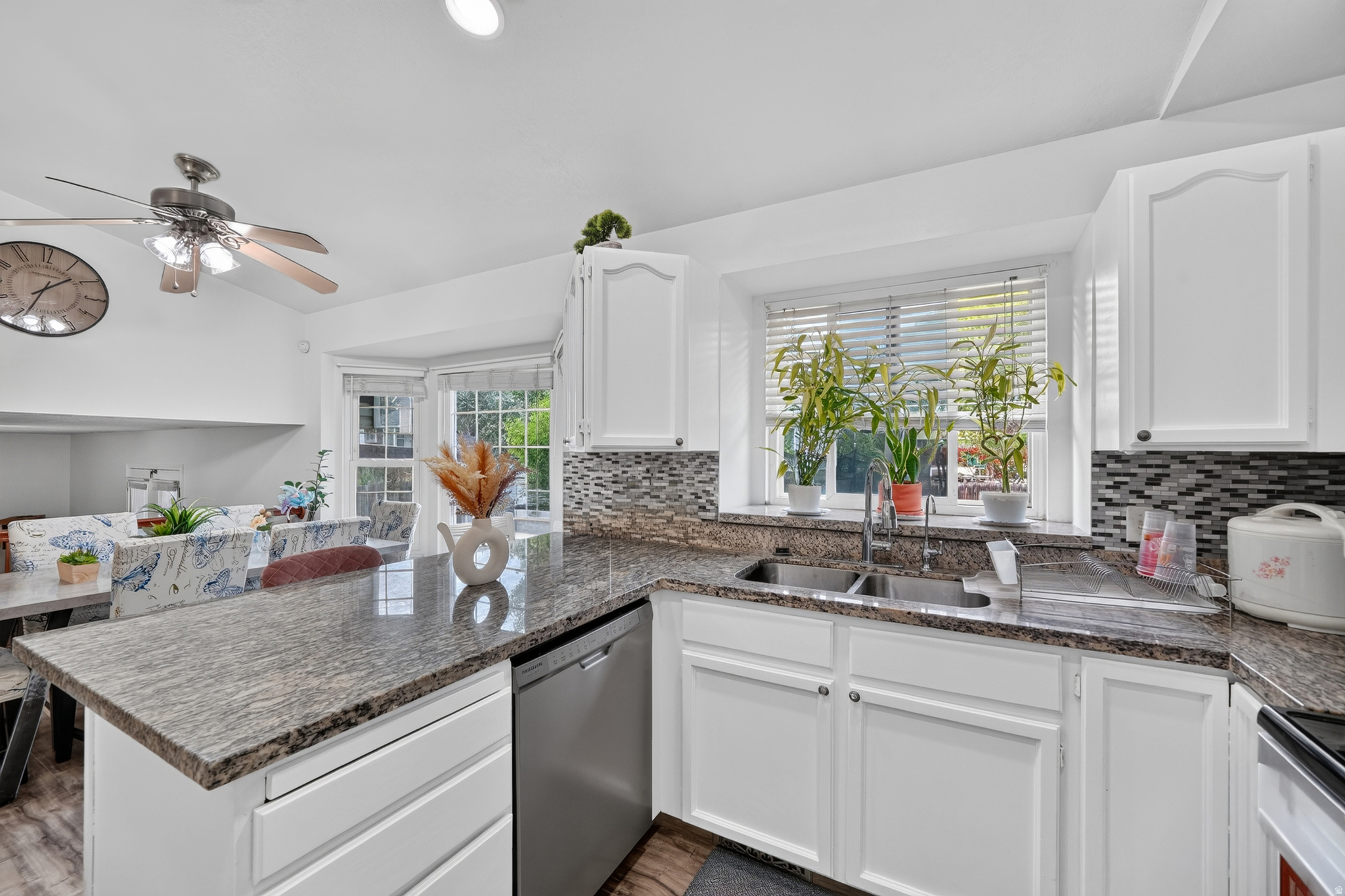 BROADMOOR ESTATES - Residential