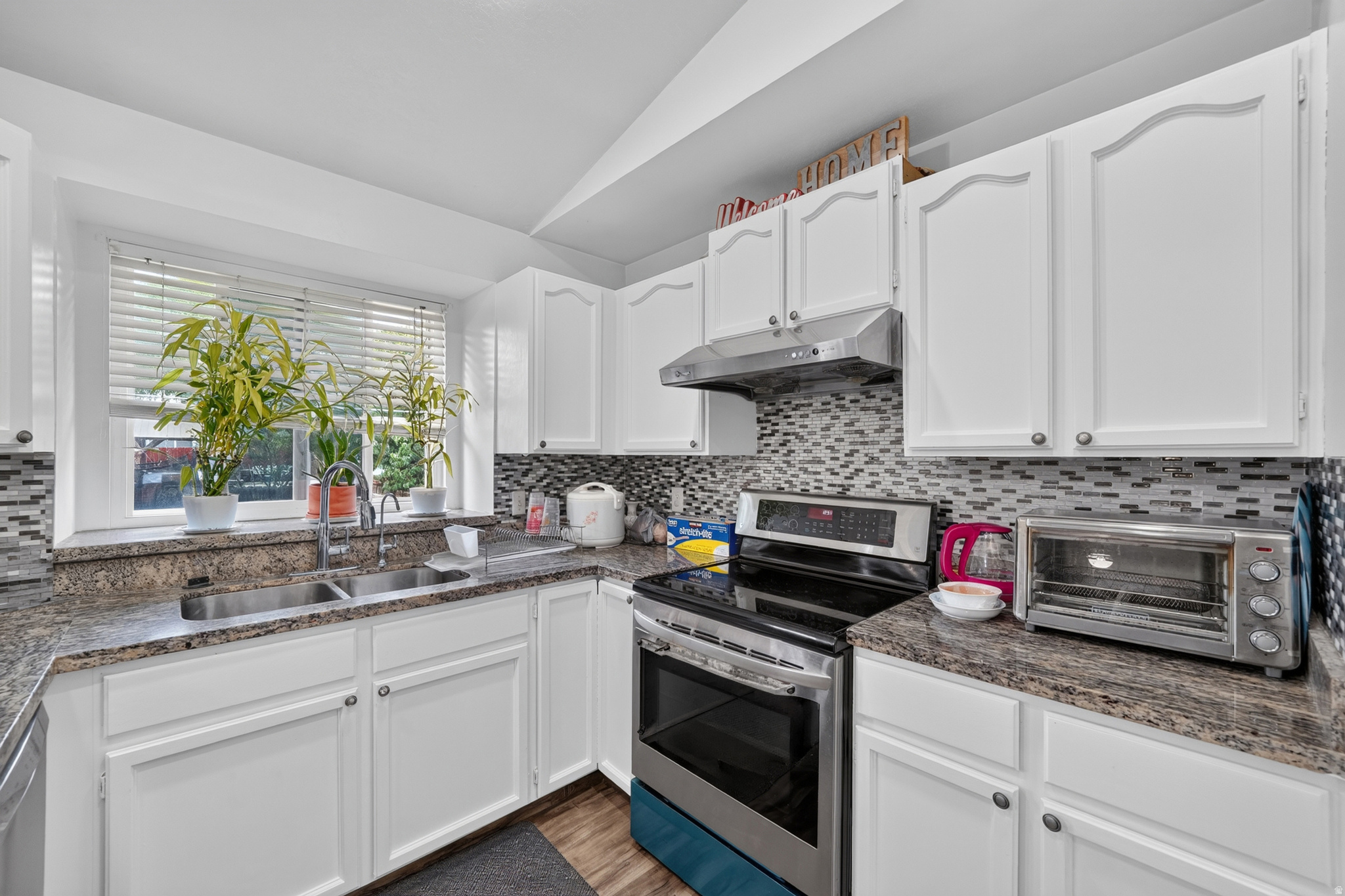 BROADMOOR ESTATES - Residential