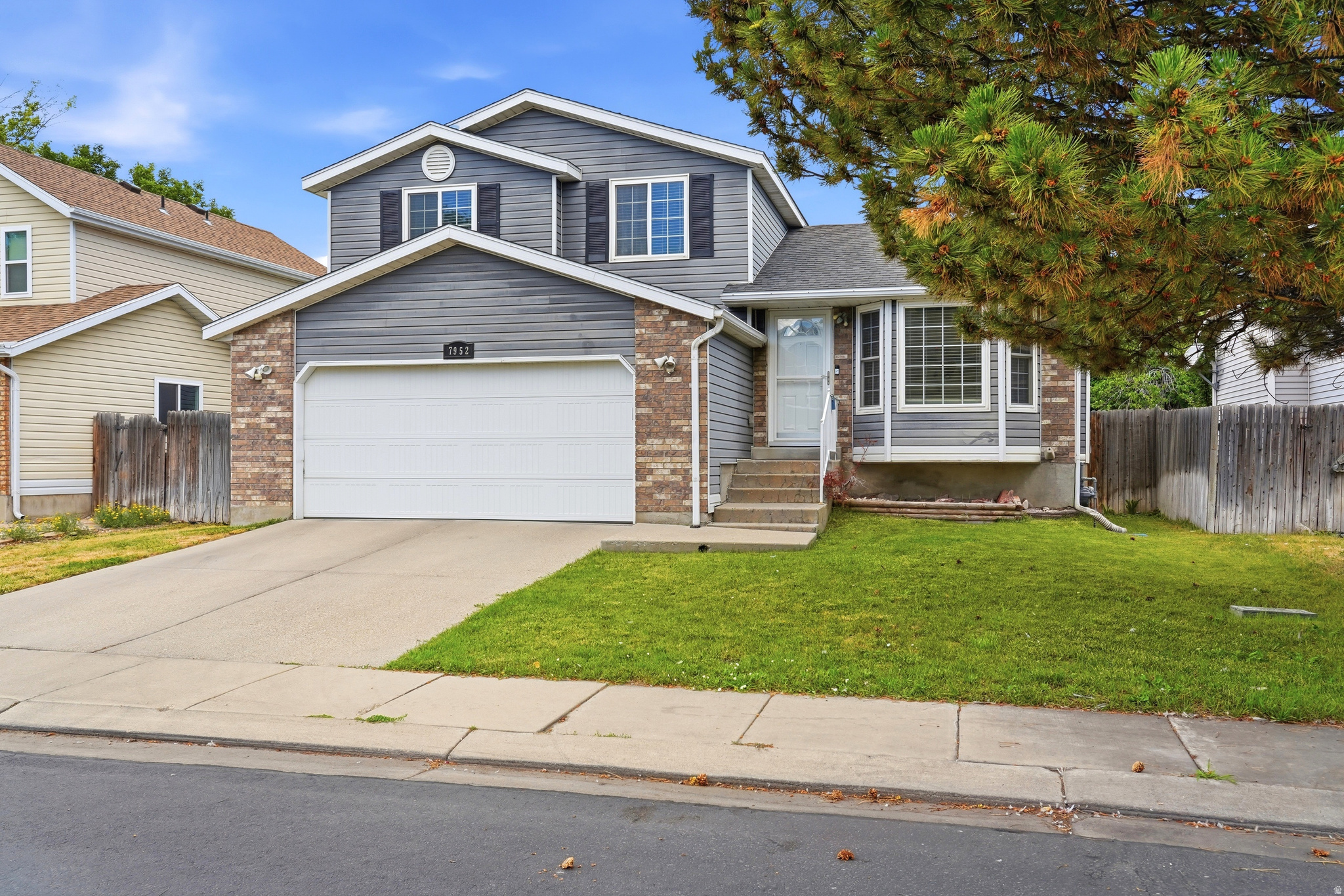 BROADMOOR ESTATES - Residential